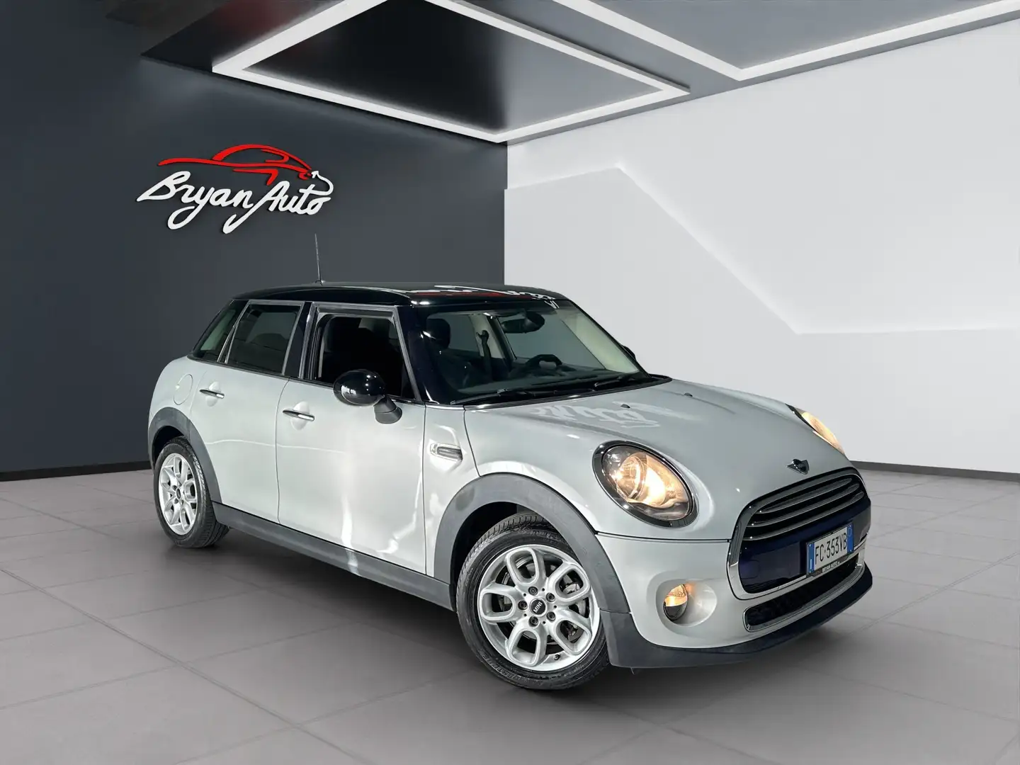 MINI Cooper D 1.5 5p Gris - 2