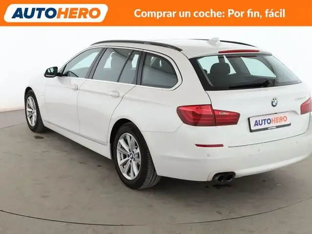 BMW 5 Series view 4