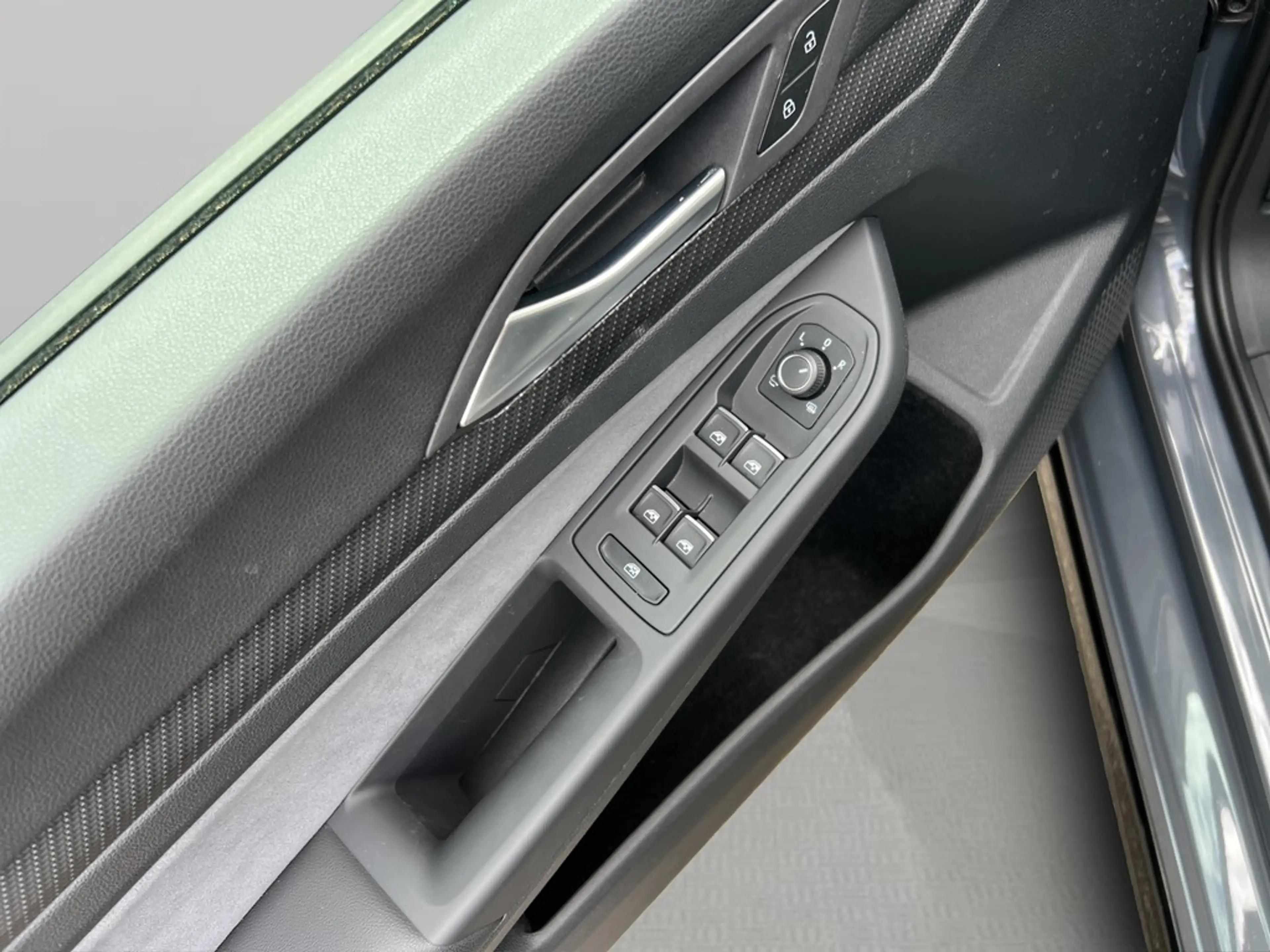 Volkswagen Golf R -Line 2.0 TSI DSG — photo 10
