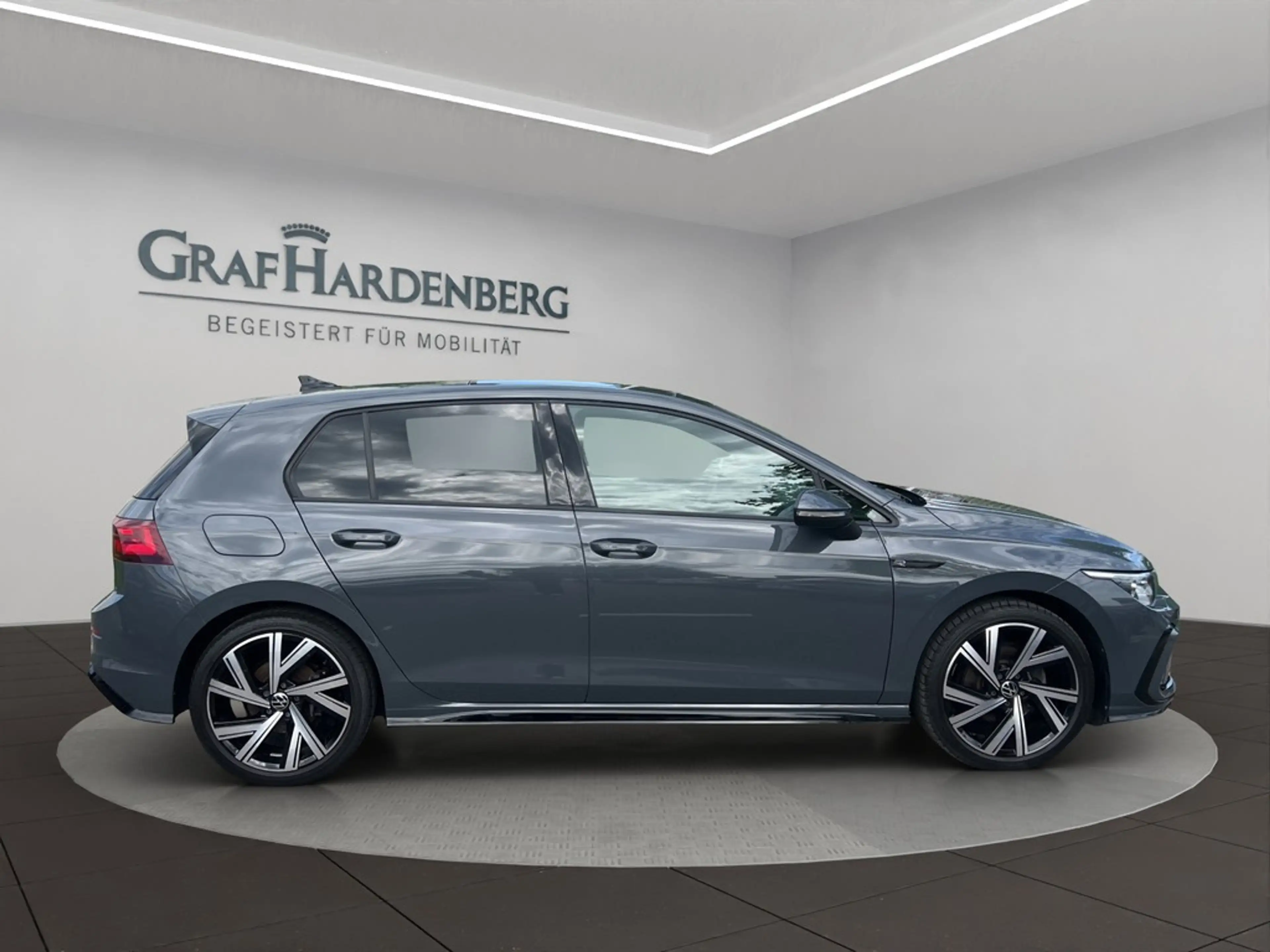 Volkswagen Golf R -Line 2.0 TSI DSG — photo 7