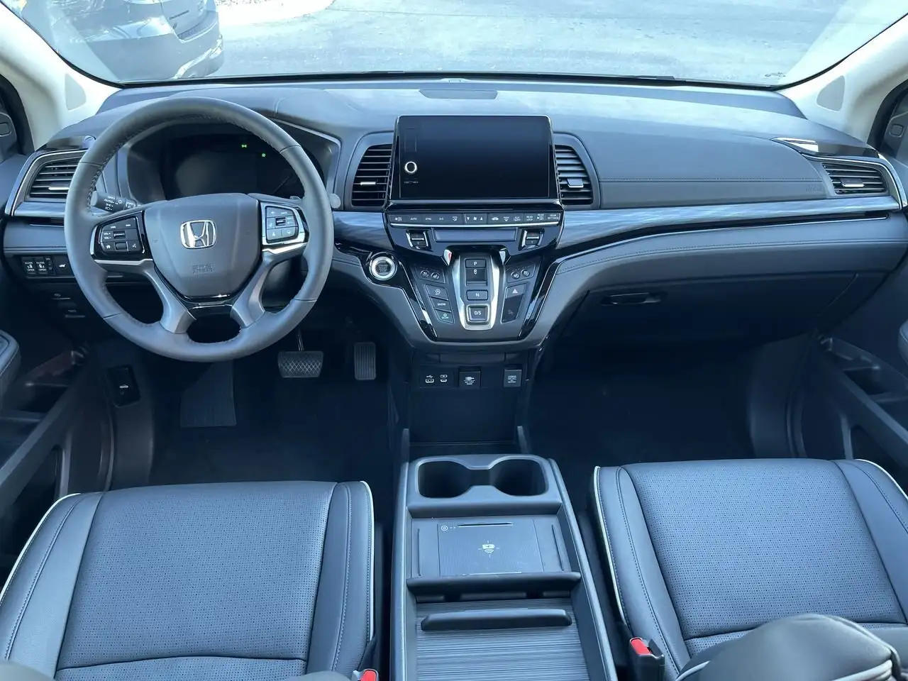 Honda Odyssey снимка Honda Odyssey