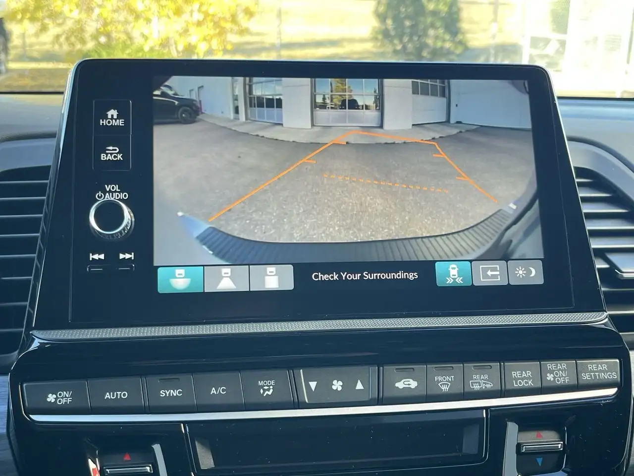 Honda Odyssey снимка Honda Odyssey