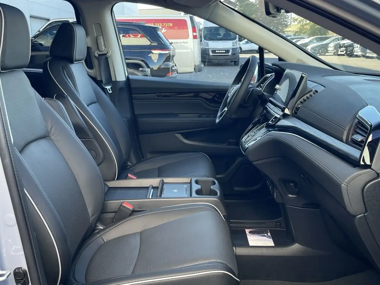 Honda Odyssey снимка Honda Odyssey