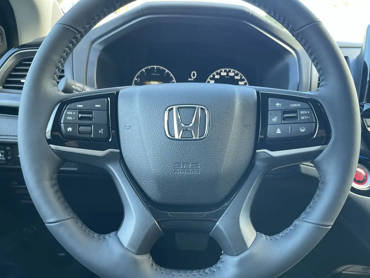 Honda Odyssey снимка Honda Odyssey