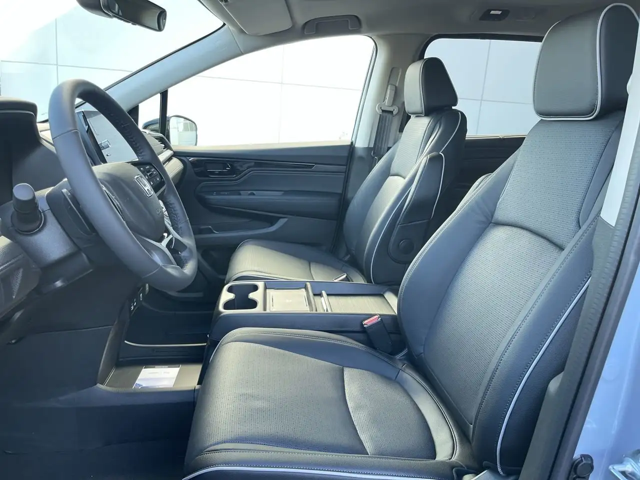 Honda Odyssey снимка Honda Odyssey