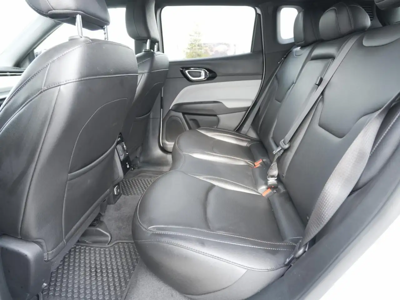 Jeep Compass снимка Jeep Compass