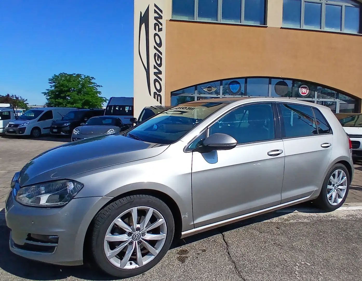 Volkswagen Golf 1,6 TDI automatica highline 5 porte km certificati Grigio - 1