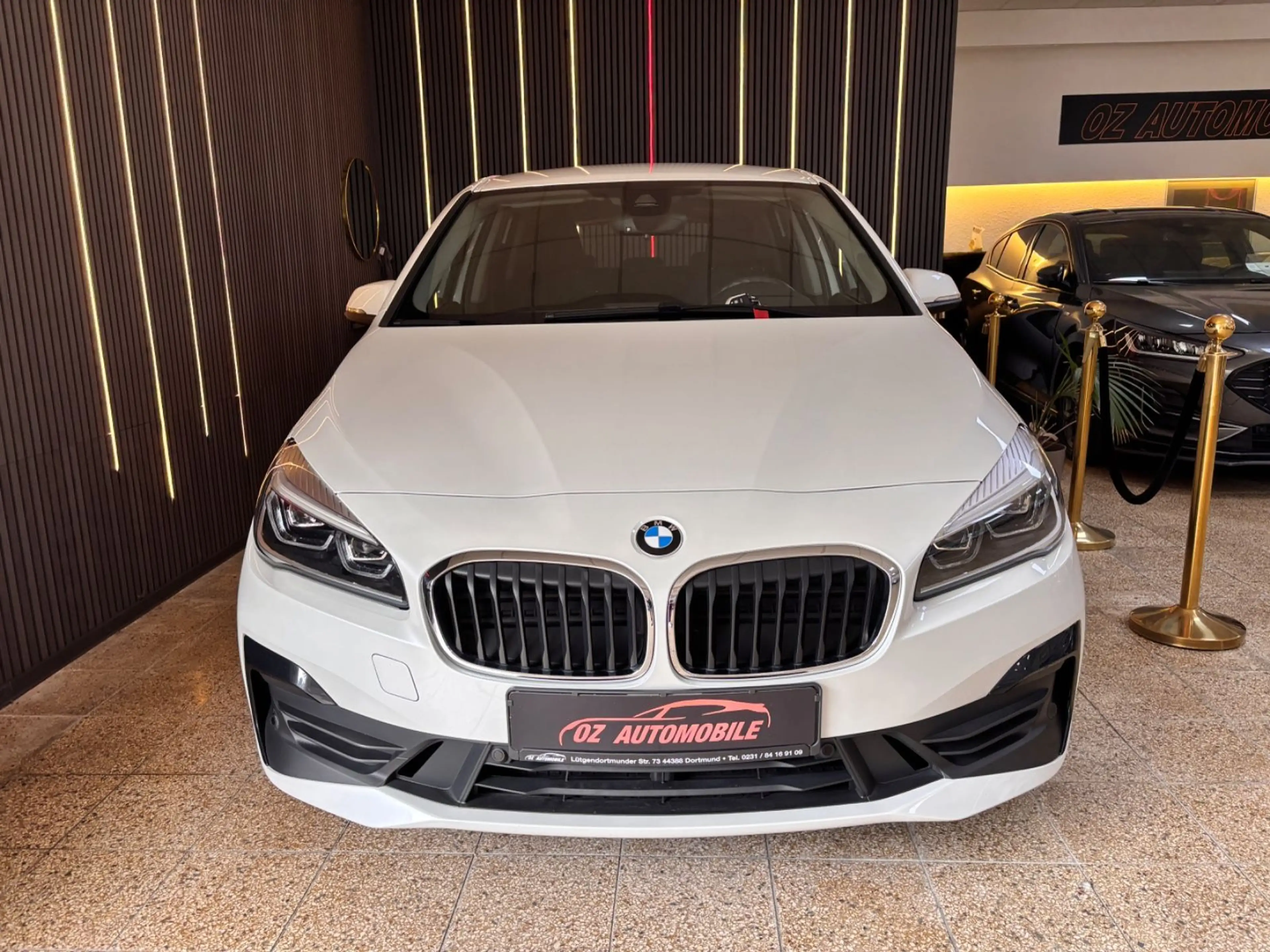 BMW 225 2 Active Tourer 225 xe Advantage — photo 3