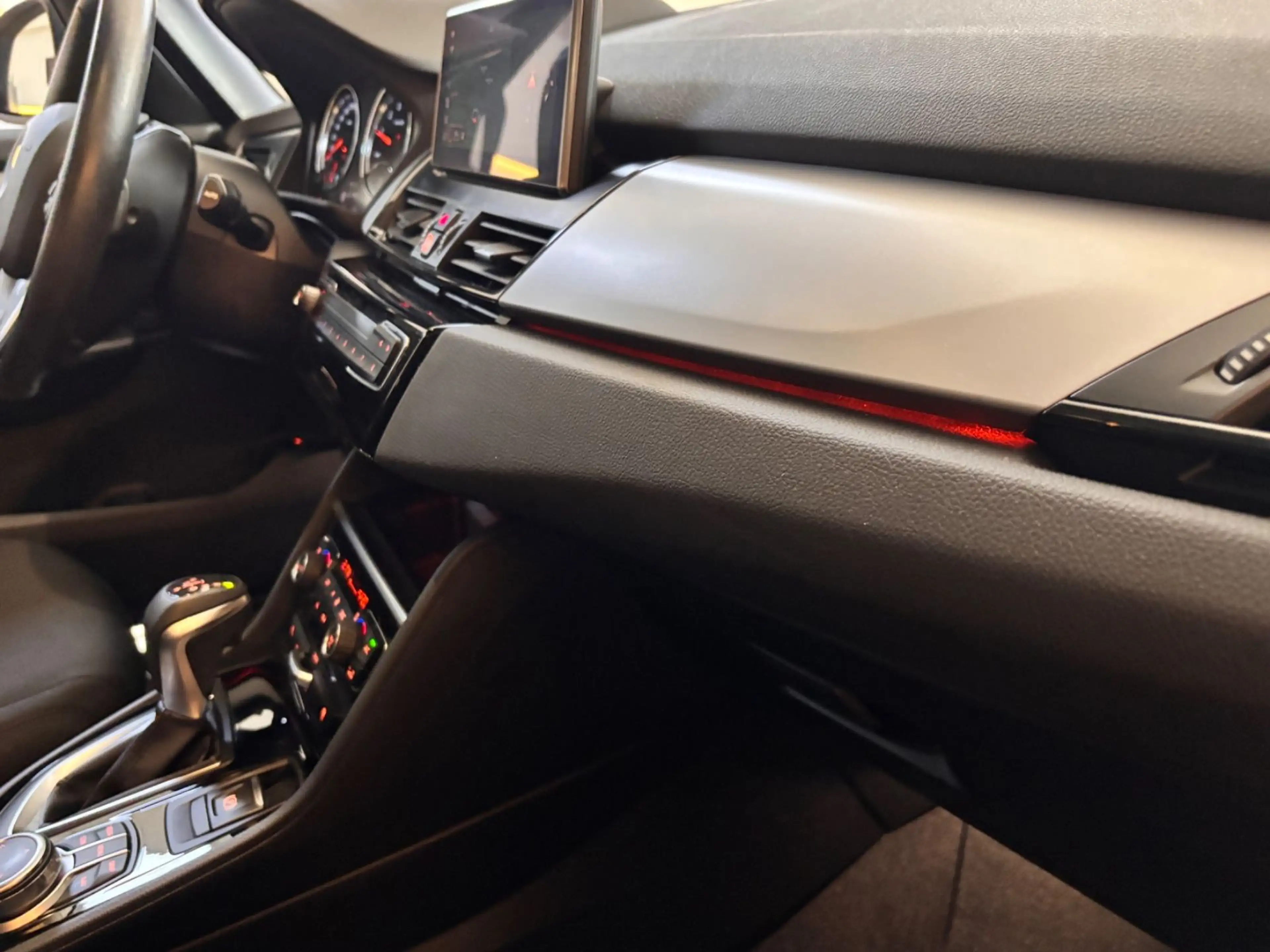 BMW 225 2 Active Tourer 225 xe Advantage — photo 15