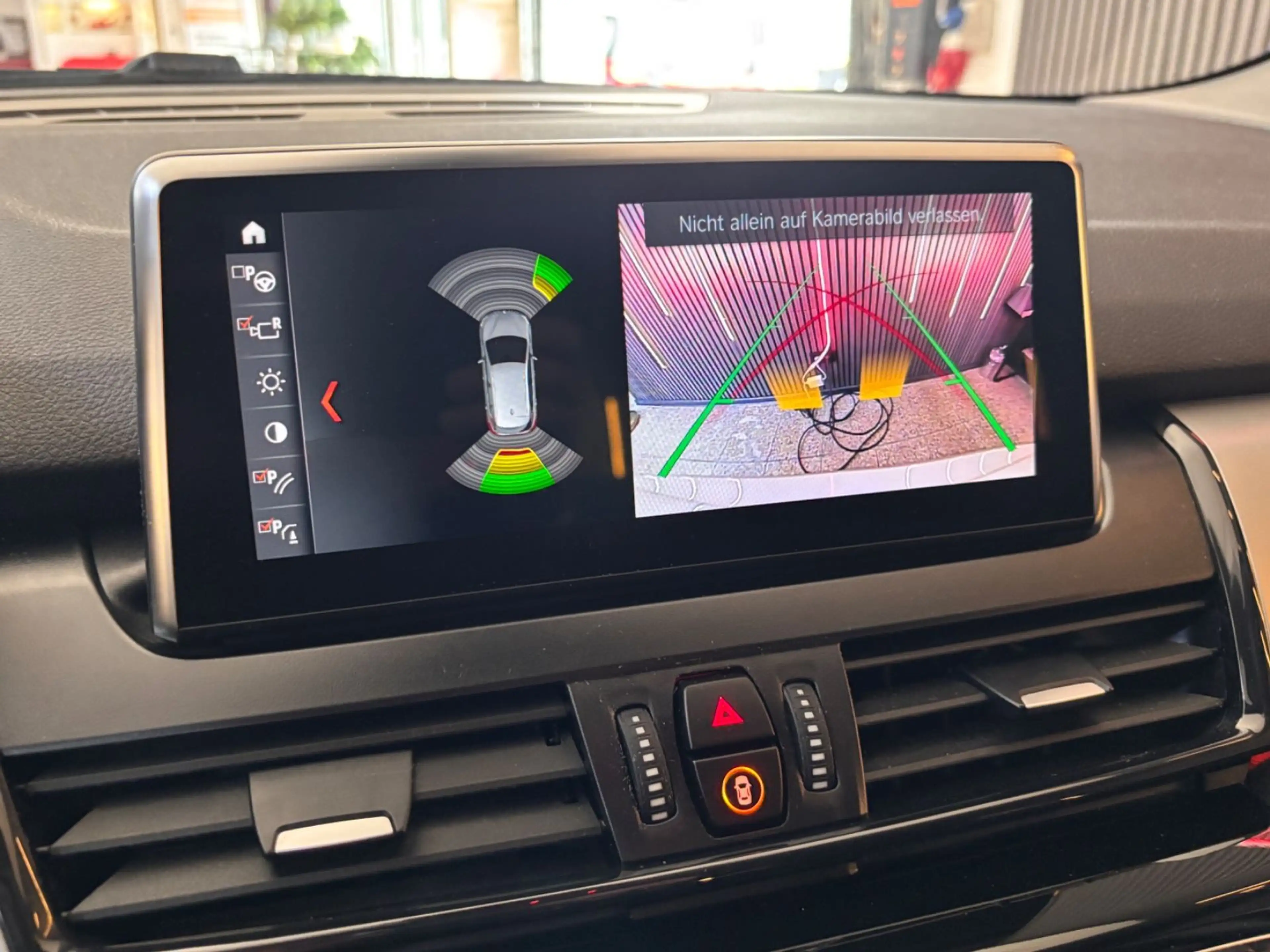 BMW 225 2 Active Tourer 225 xe Advantage — photo 19