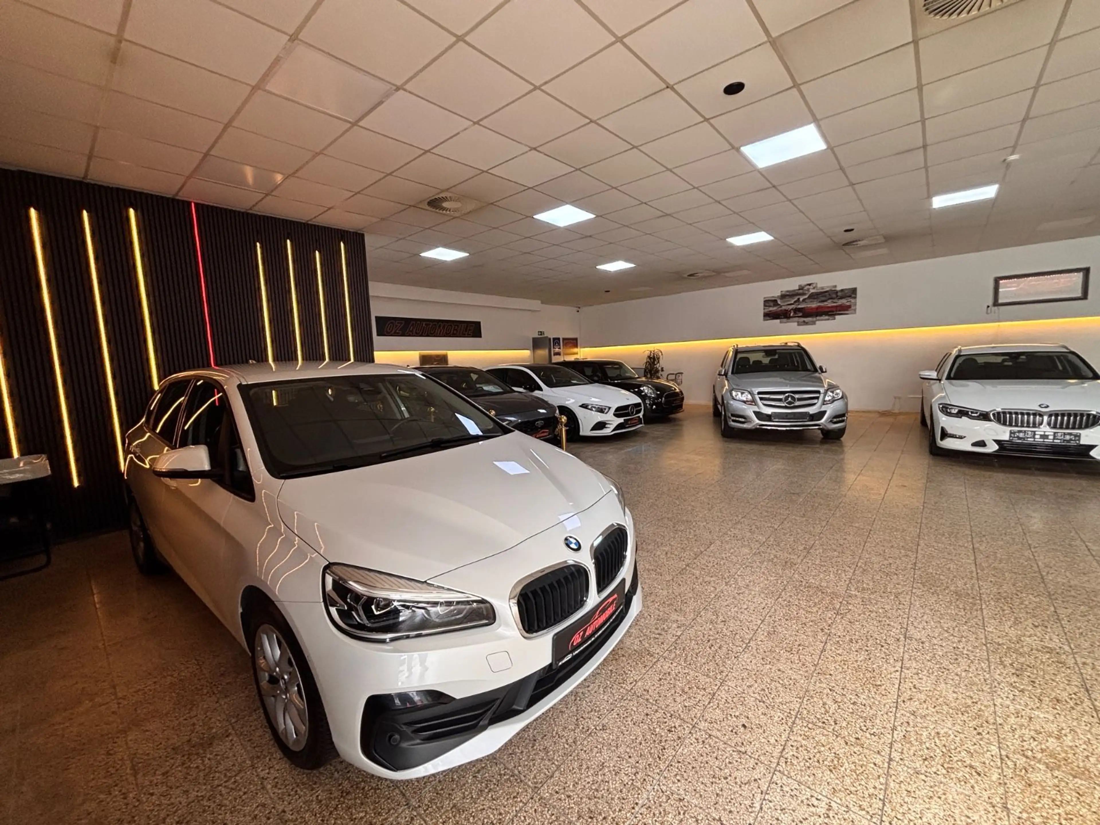 BMW 225 2 Active Tourer 225 xe Advantage — photo 23
