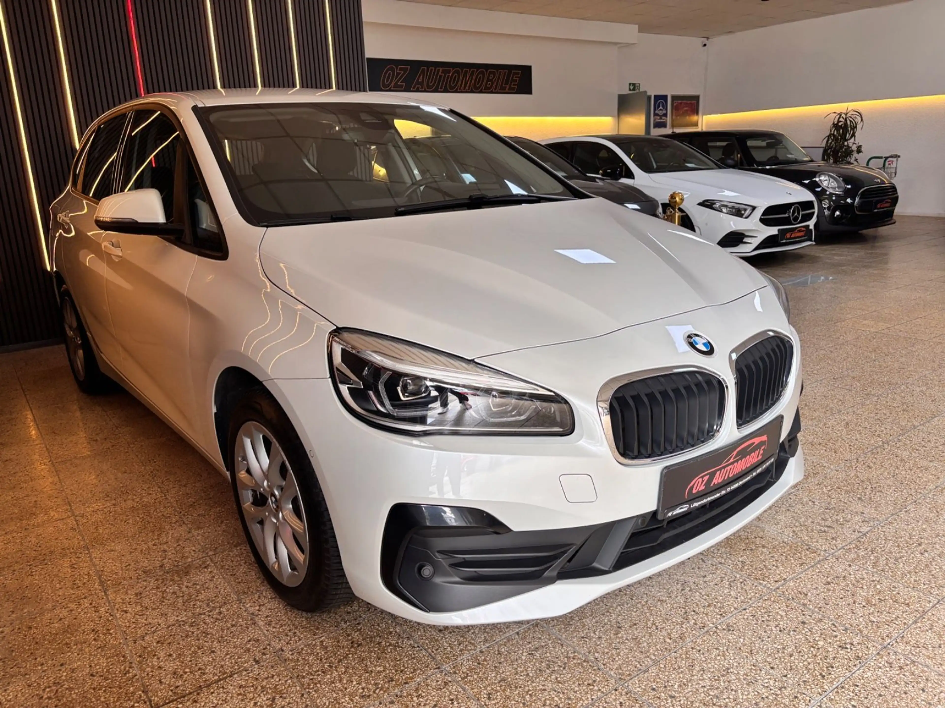 BMW 225 2 Active Tourer 225 xe Advantage — photo 22