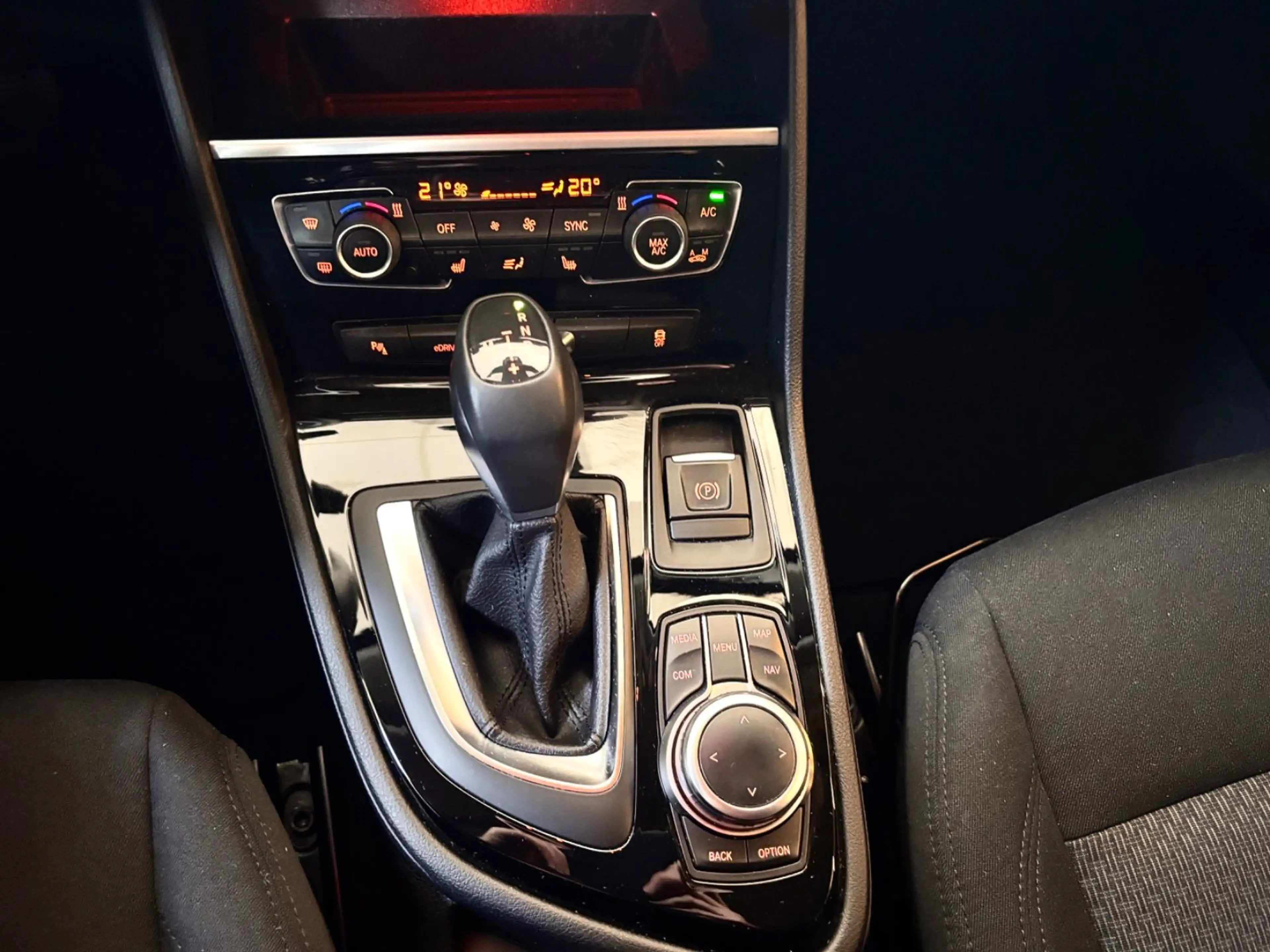 BMW 225 2 Active Tourer 225 xe Advantage — photo 18