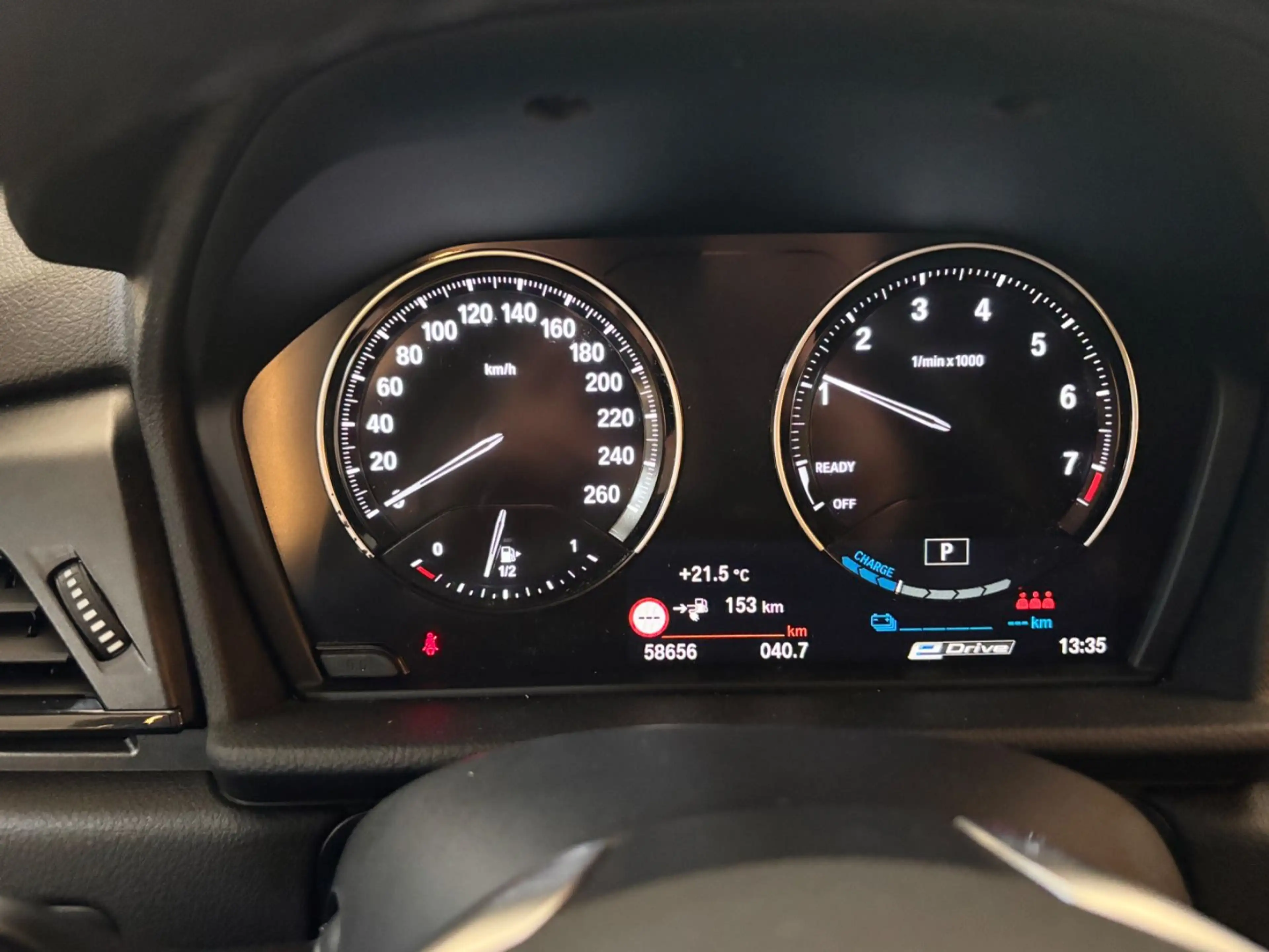 BMW 225 2 Active Tourer 225 xe Advantage — photo 10
