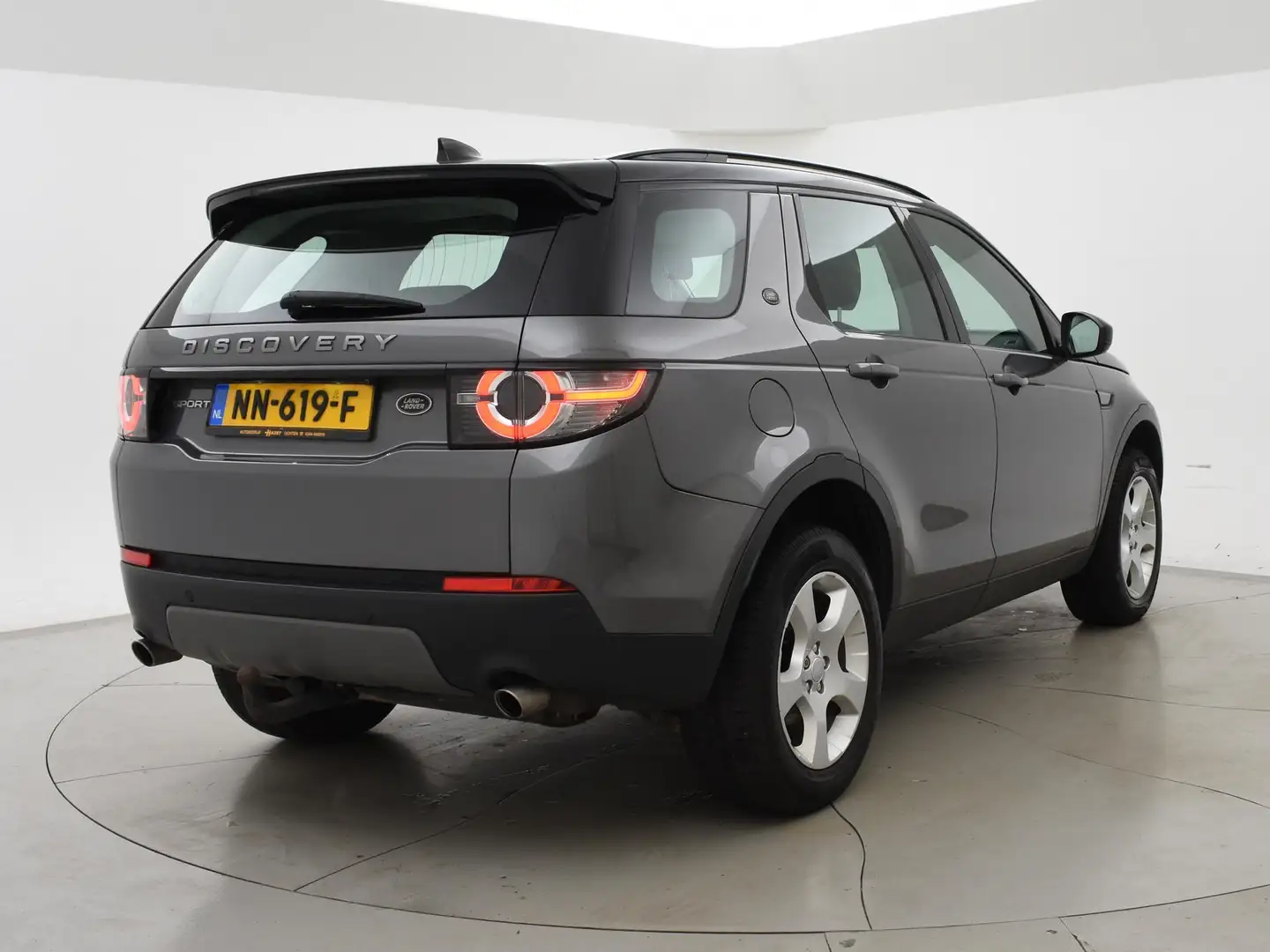 Land Rover Discovery Sport 2.0 TD4 150 PK HSE + PANORAMA | STOELVERW. V+A | L Grijs - 2