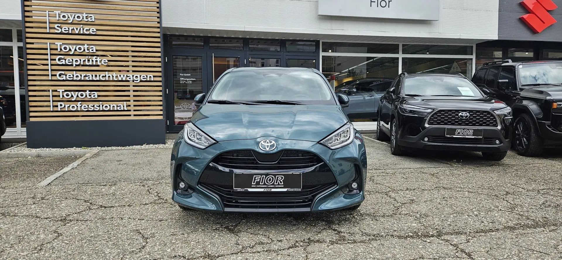 Toyota Yaris Hybrid Active Drive Grün - 2