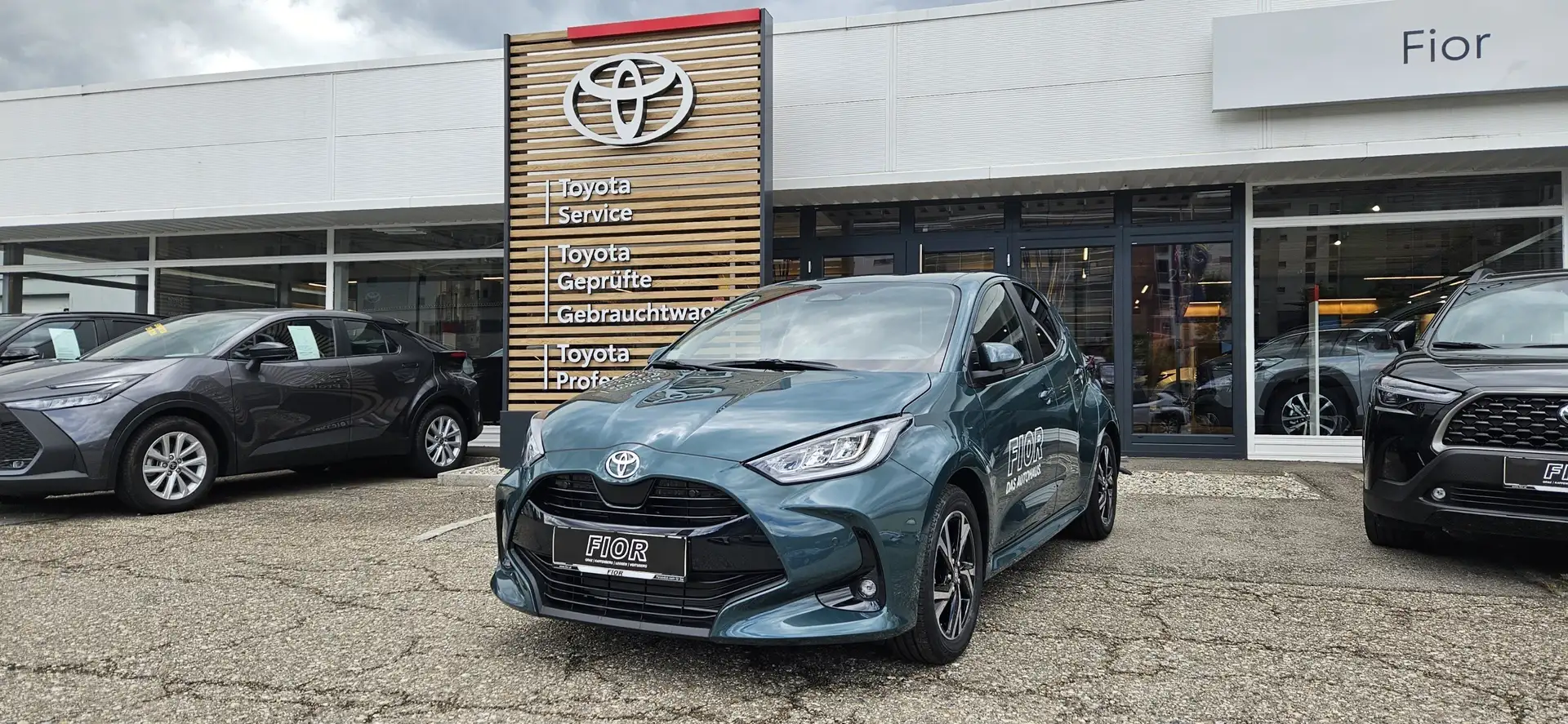 Toyota Yaris Hybrid Active Drive Grün - 1