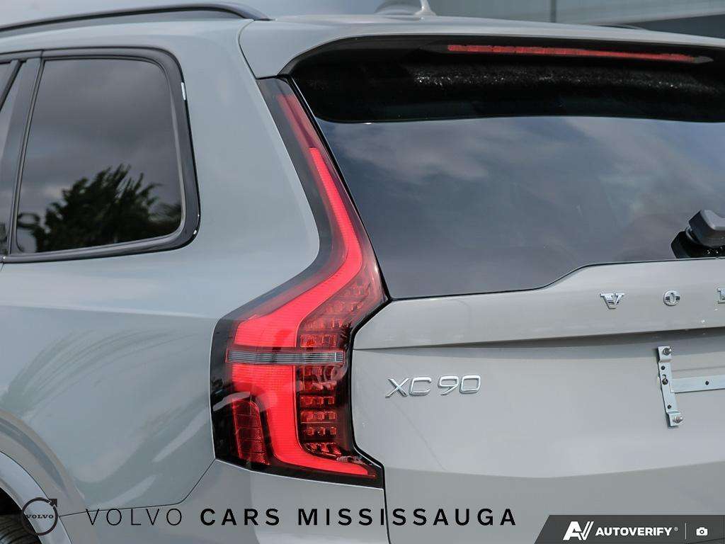 2026 Volvo XC90 B6 AWD Plus Dark Theme 7-Seater thumb 12