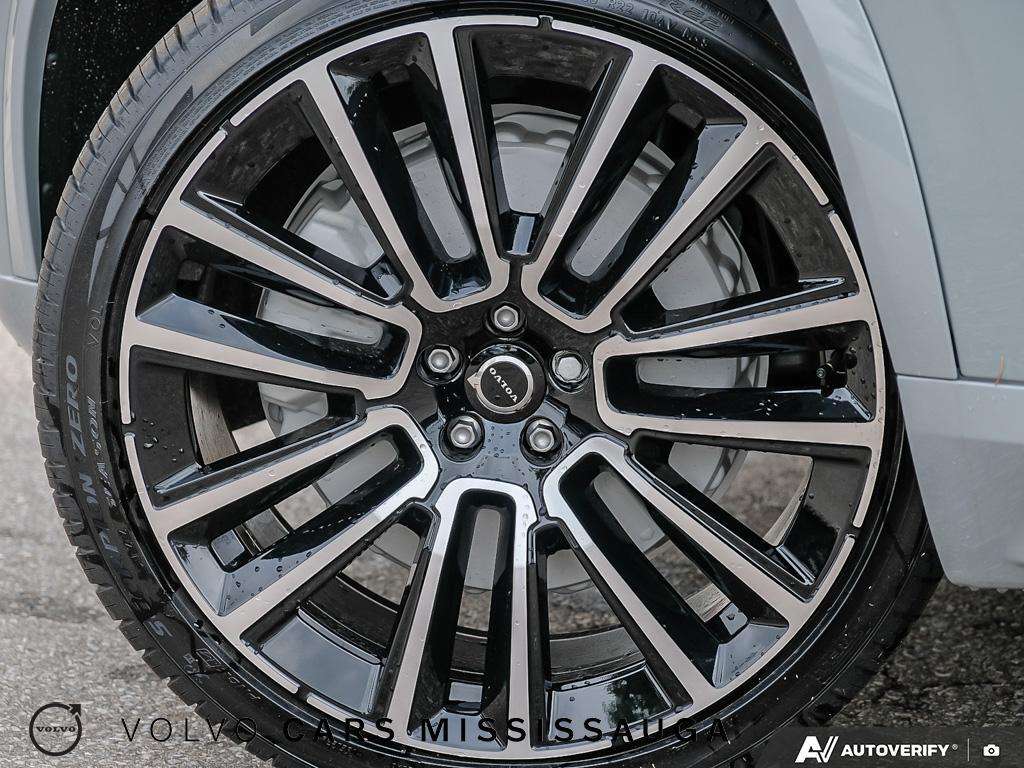 2026 Volvo XC90 B6 AWD Plus Dark Theme 7-Seater thumb 6