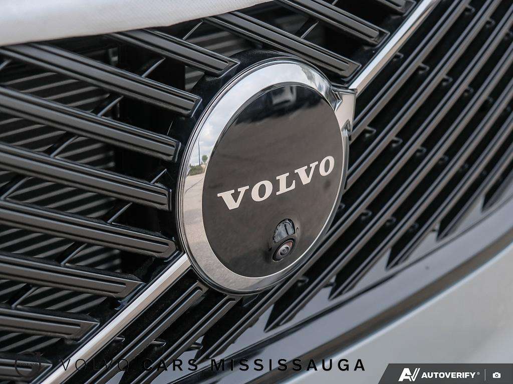 2026 Volvo XC90 B6 AWD Plus Dark Theme 7-Seater thumb 9