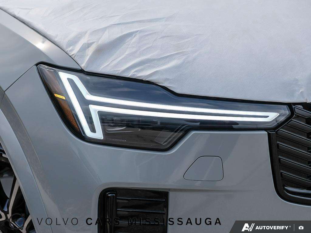 2026 Volvo XC90 B6 AWD Plus Dark Theme 7-Seater thumb 10