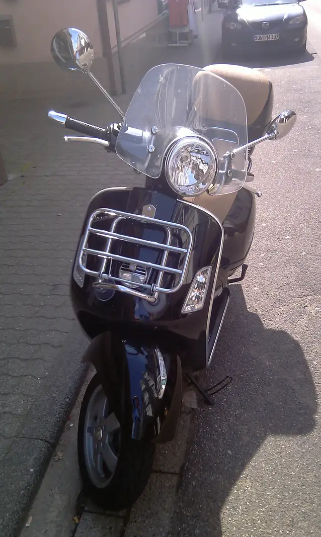 Vespa GTS 250ie Чорний - 2