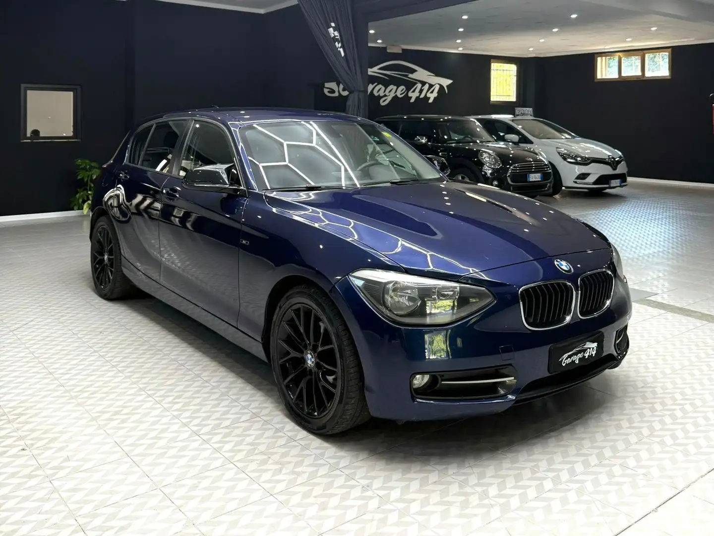 BMW 118 Serie 1 F/20-21 2011 118d 5p Sport Azul - 1