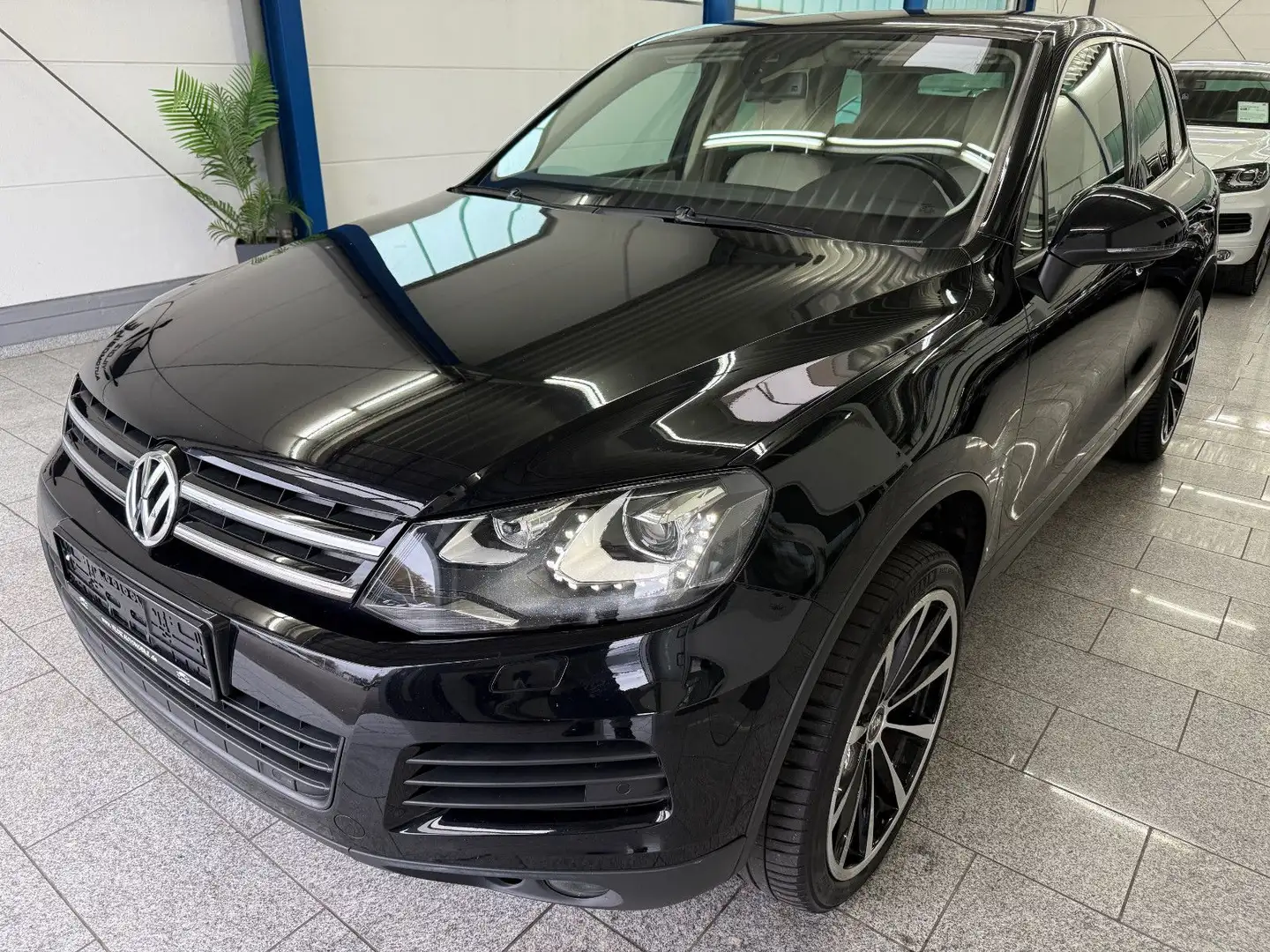 Volkswagen Touareg 3.0 TDI V6*AUT*BI-XN*NAV*ACC*LANE*STD-HZ Noir - 2