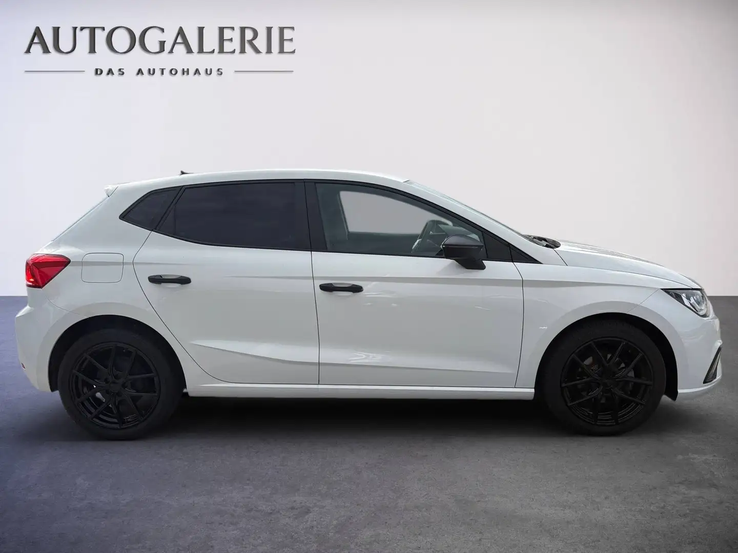 SEAT Ibiza Reference Weiß - 2