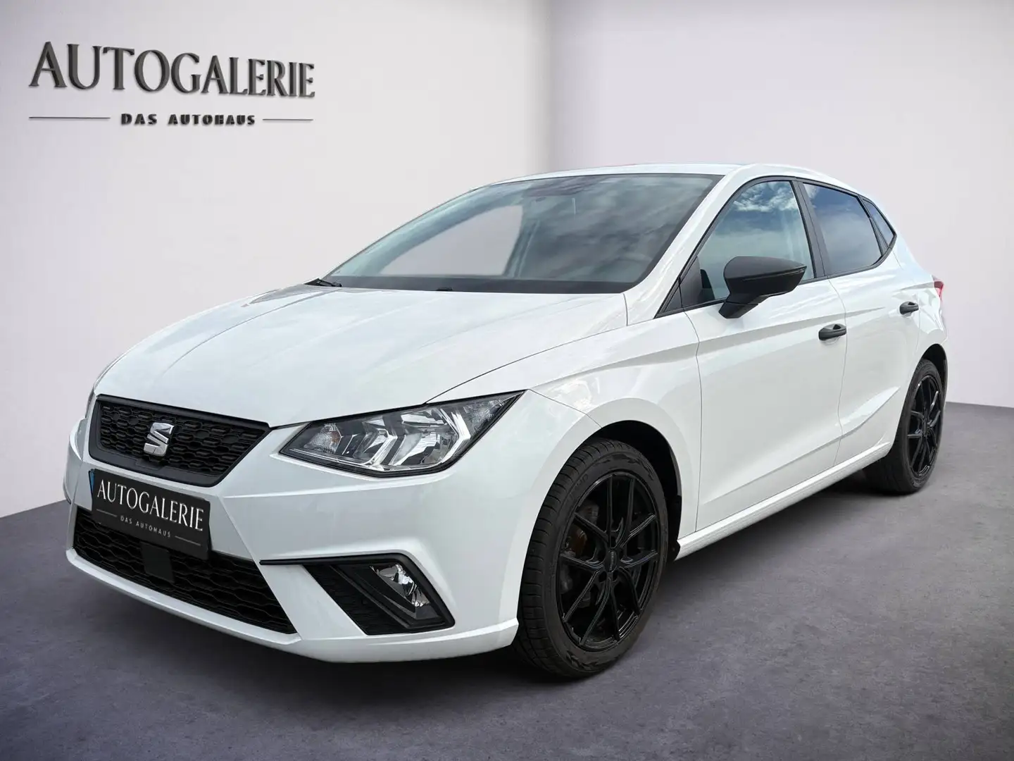 SEAT Ibiza Reference Weiß - 1