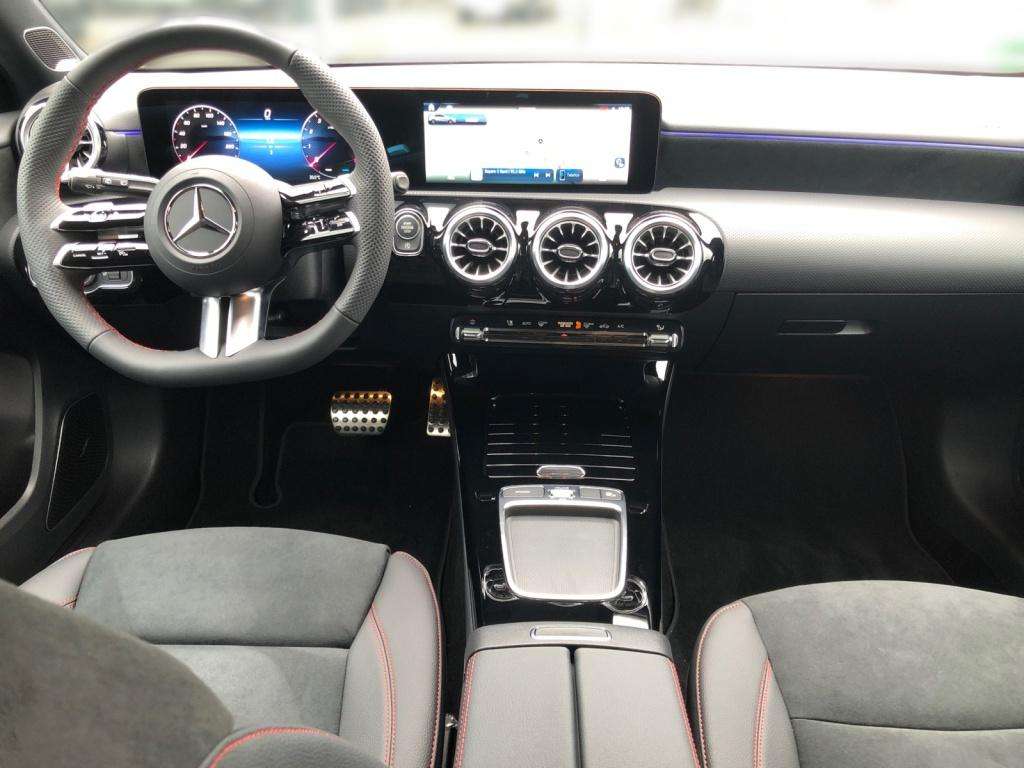 Mercedes-Benz A 220
