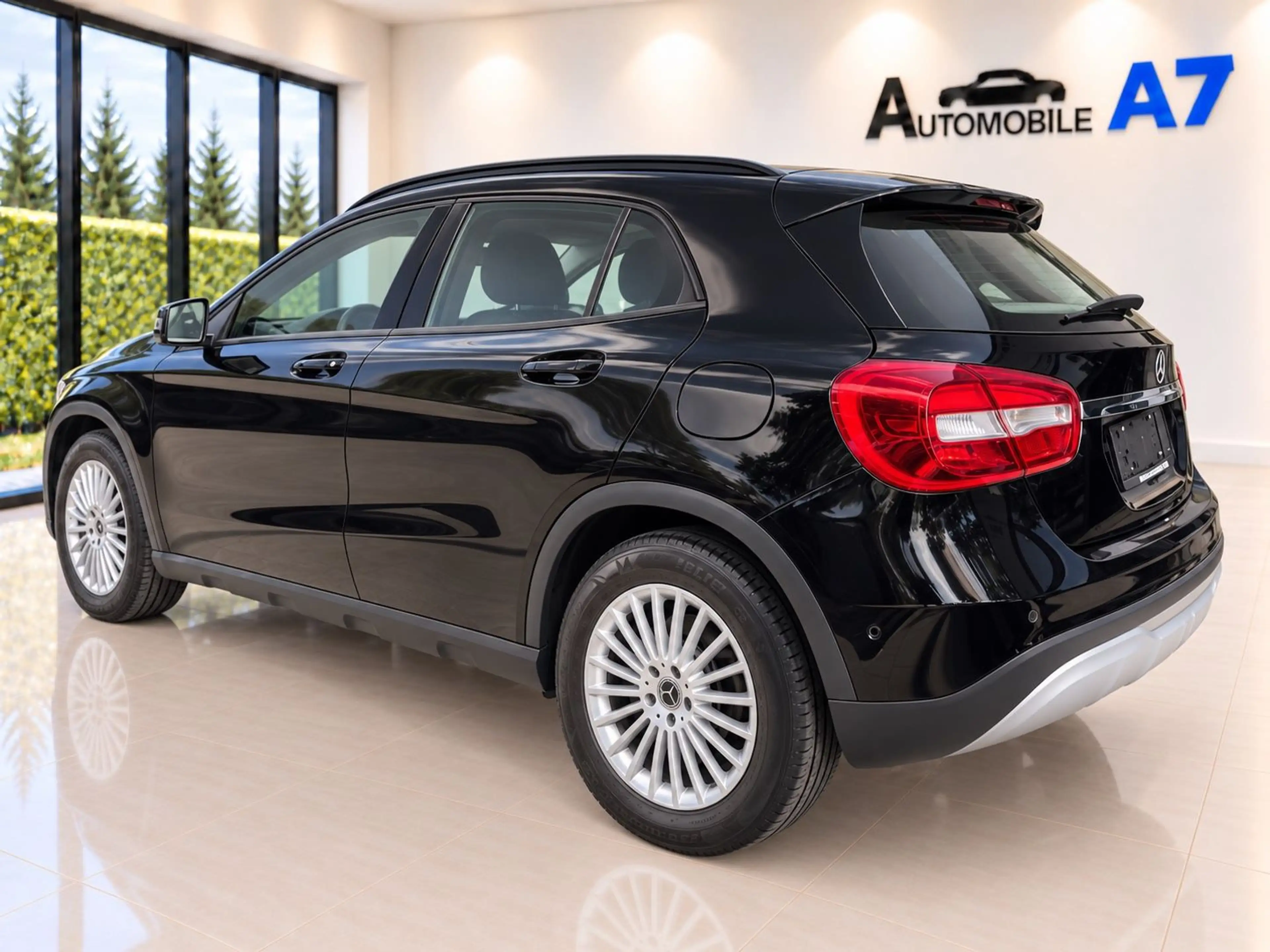 Mercedes-Benz GLA 200 — photo 4