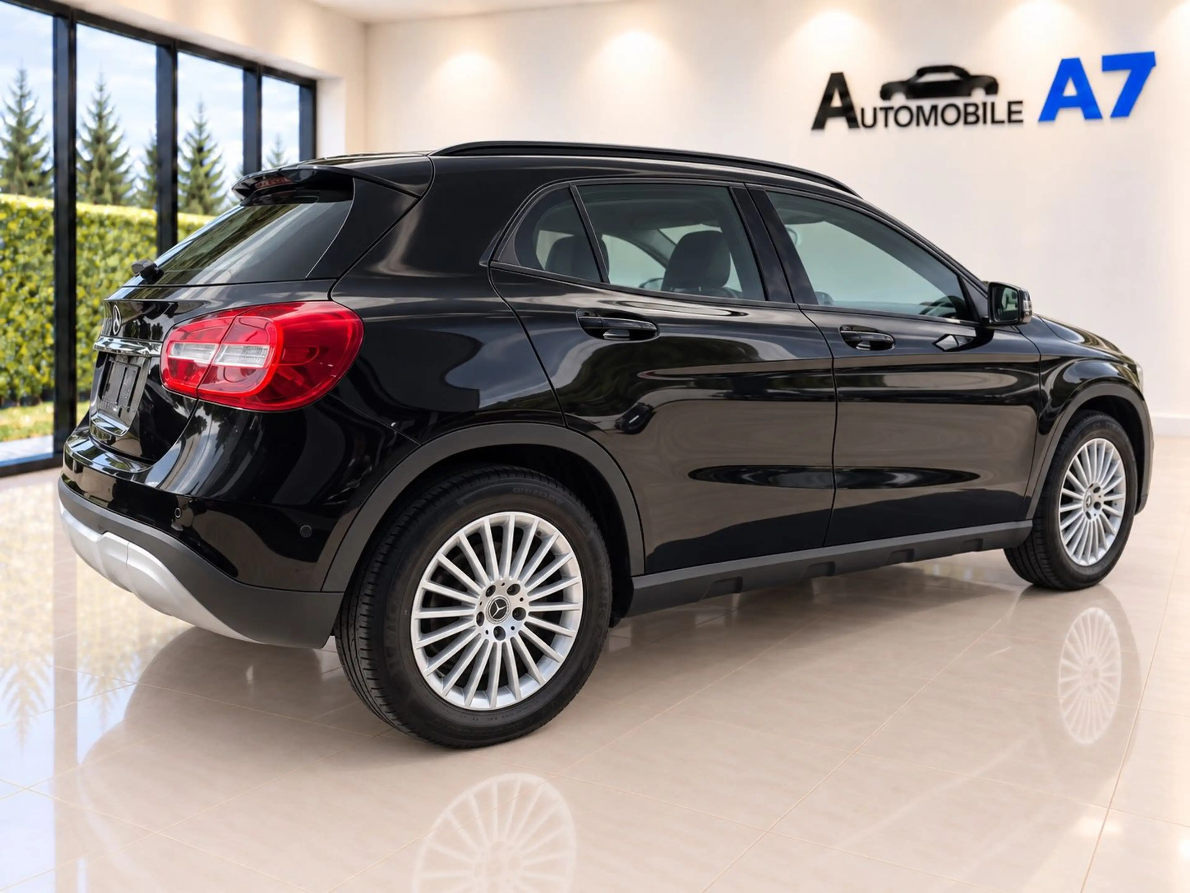 Mercedes-Benz GLA 200 — photo 5