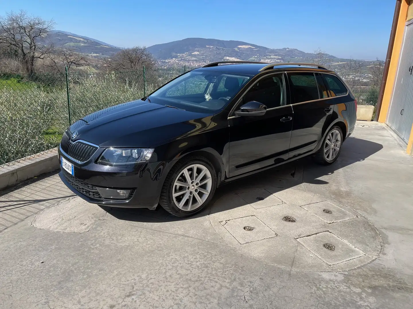 Skoda Octavia Octavia III Wagon 1.4 g-tec+Executive 110cv Nero - 1