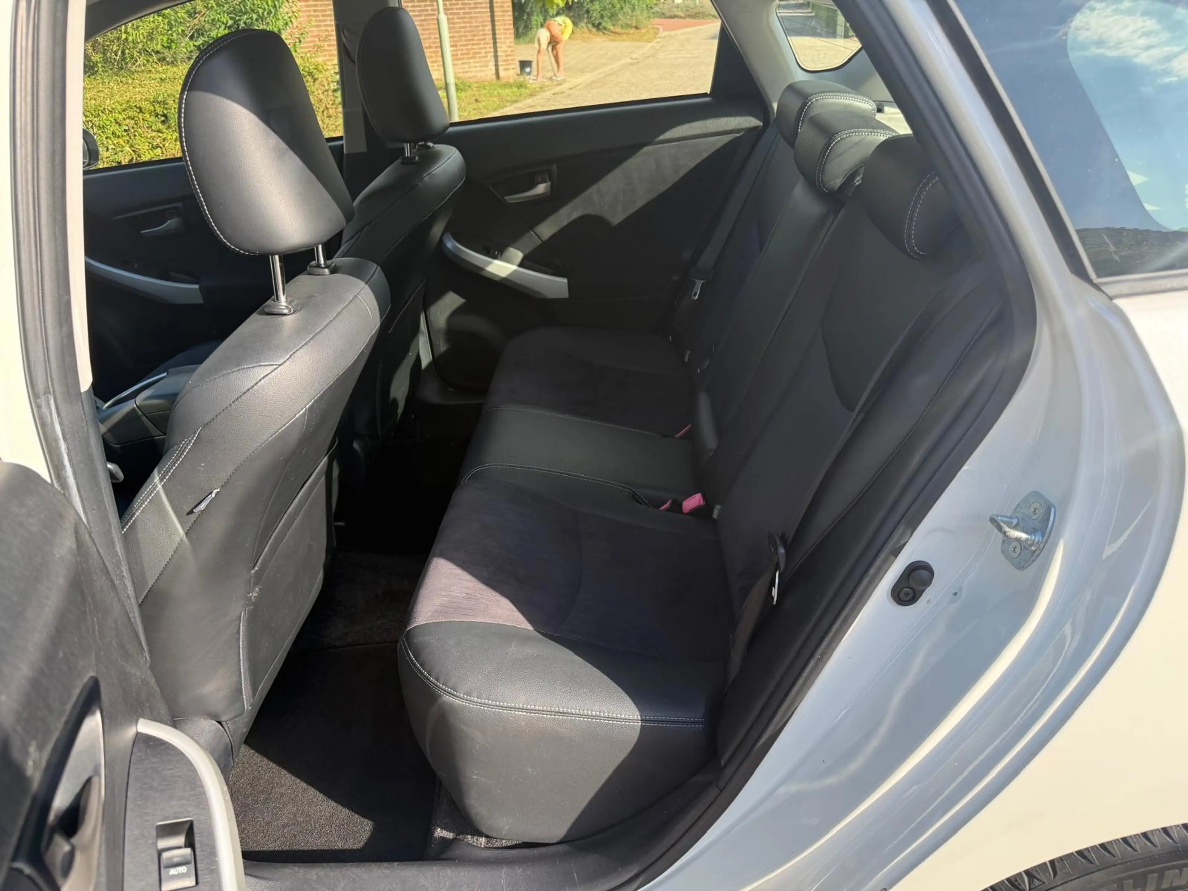 Toyota Prius 1.8 Plug-in Aspiration — photo 6