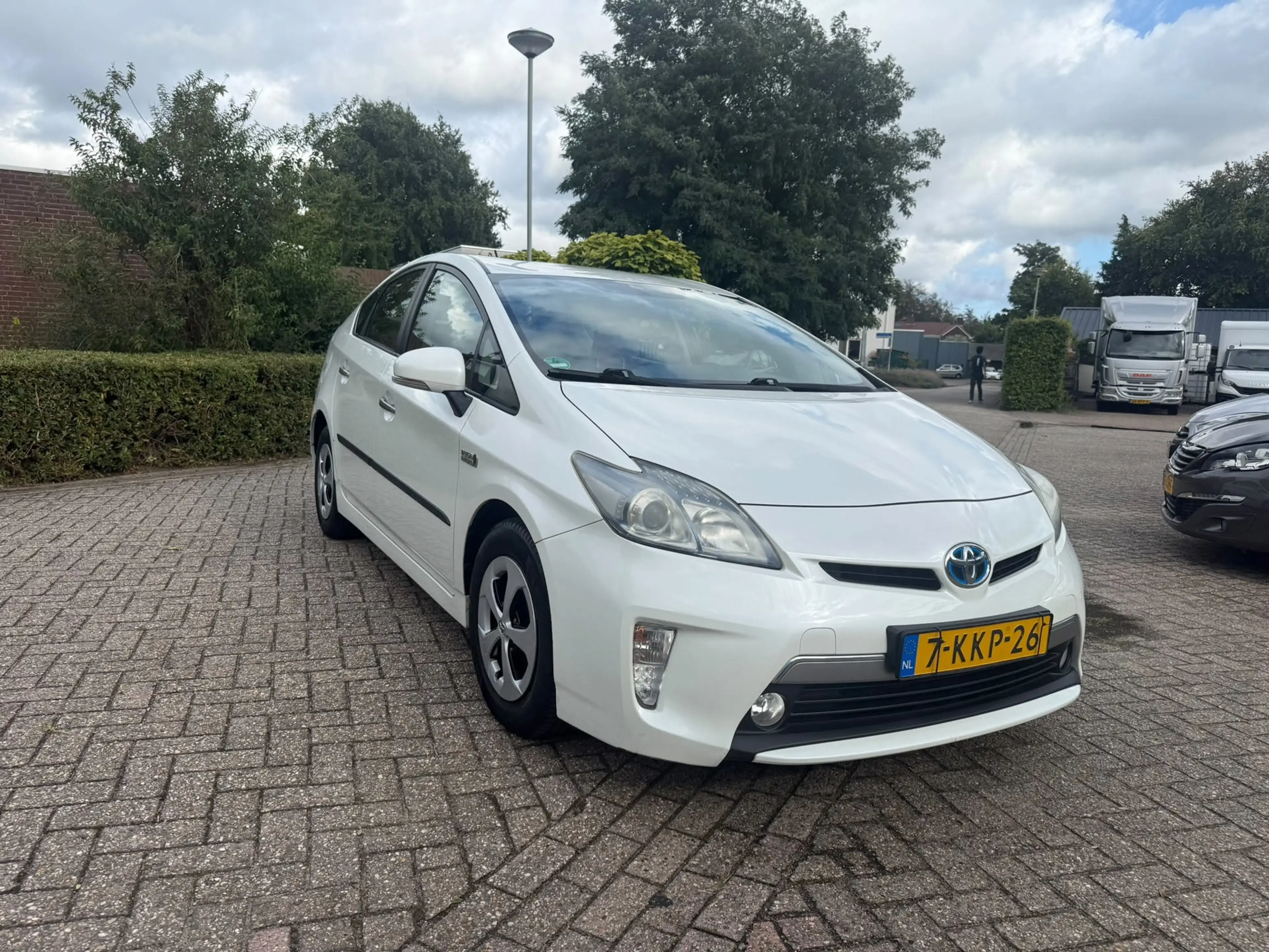 Toyota Prius 1.8 Plug-in Aspiration — photo 8