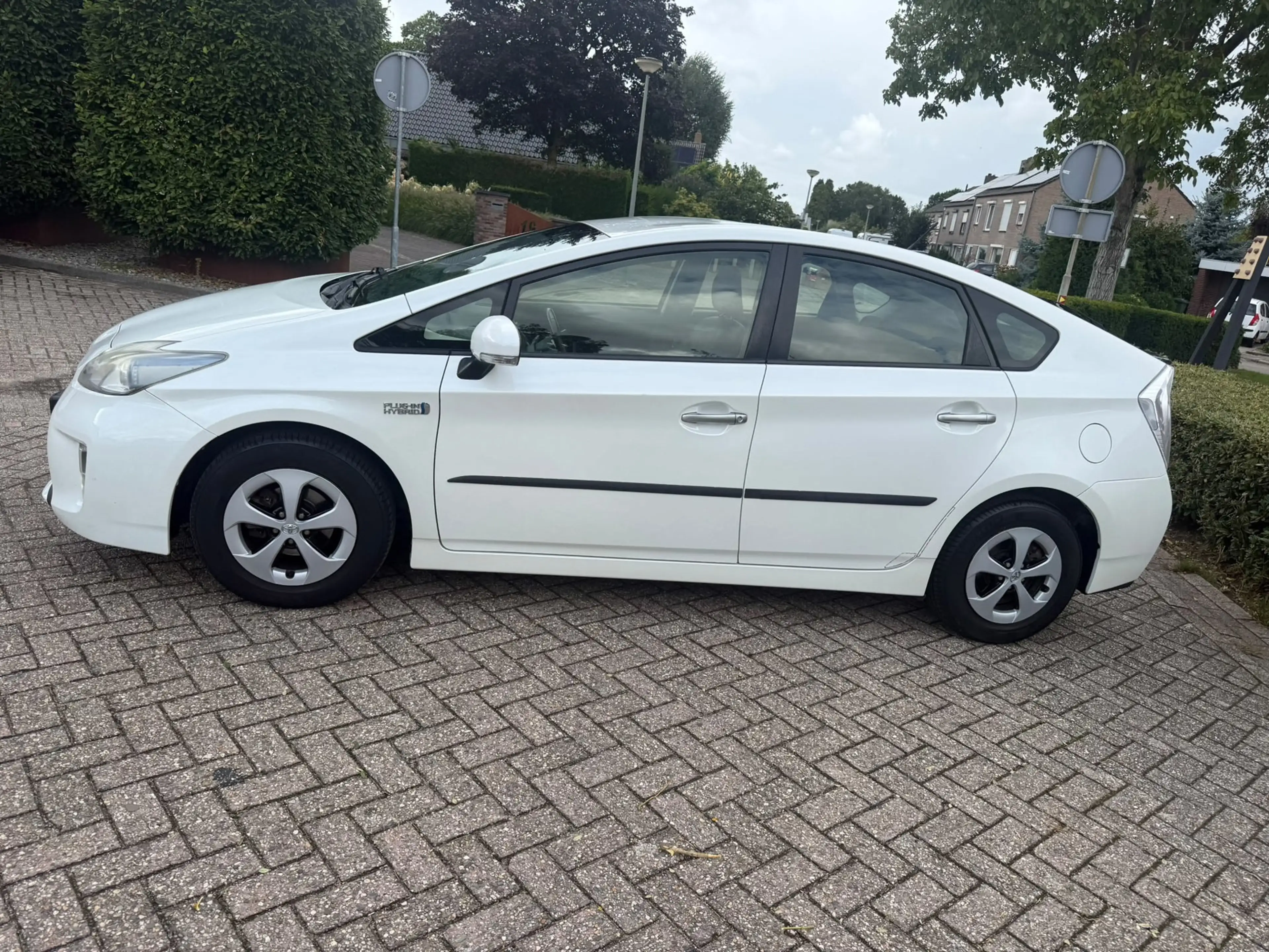 Toyota Prius 1.8 Plug-in Aspiration — photo 7