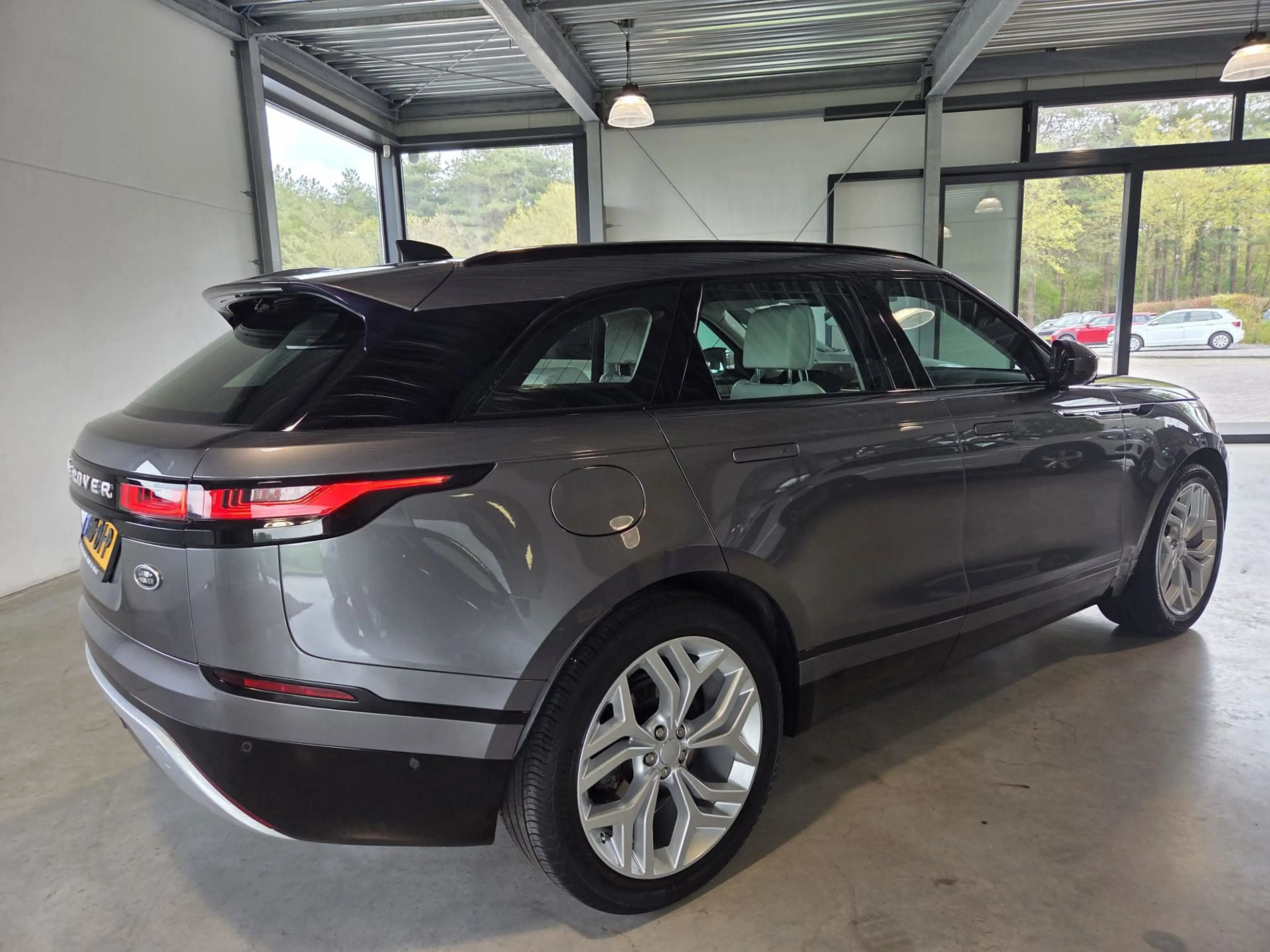 Land Rover Range Rover Velar 2.0 I4 Turbo AWD R-Dynamic HSE P300 Zéer compleet — photo 9