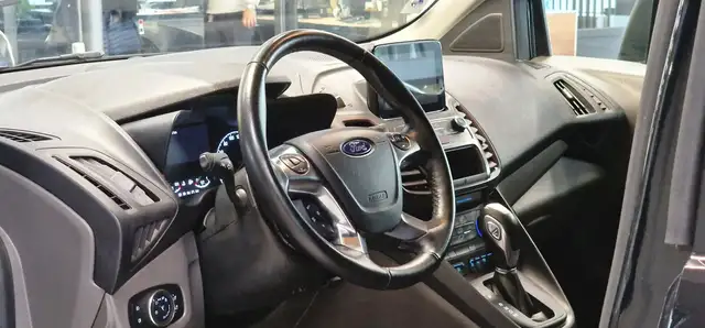 Ford Transit Connect view 14