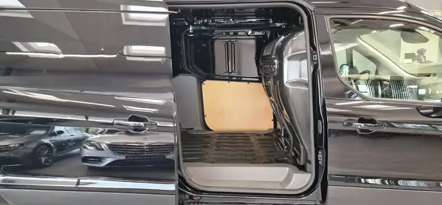 Ford Transit Connect view 10