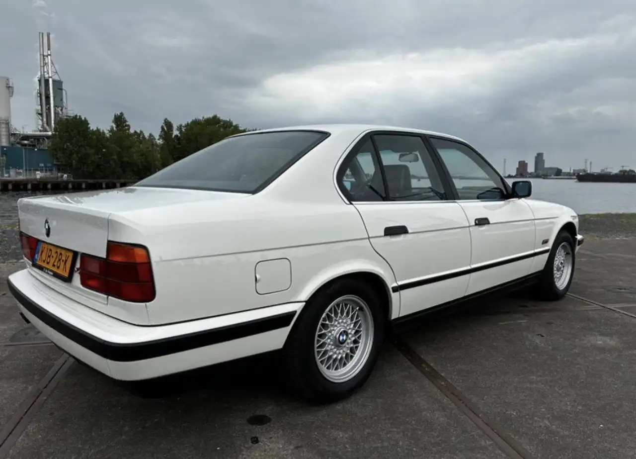 BMW 525i 24V, foto 2