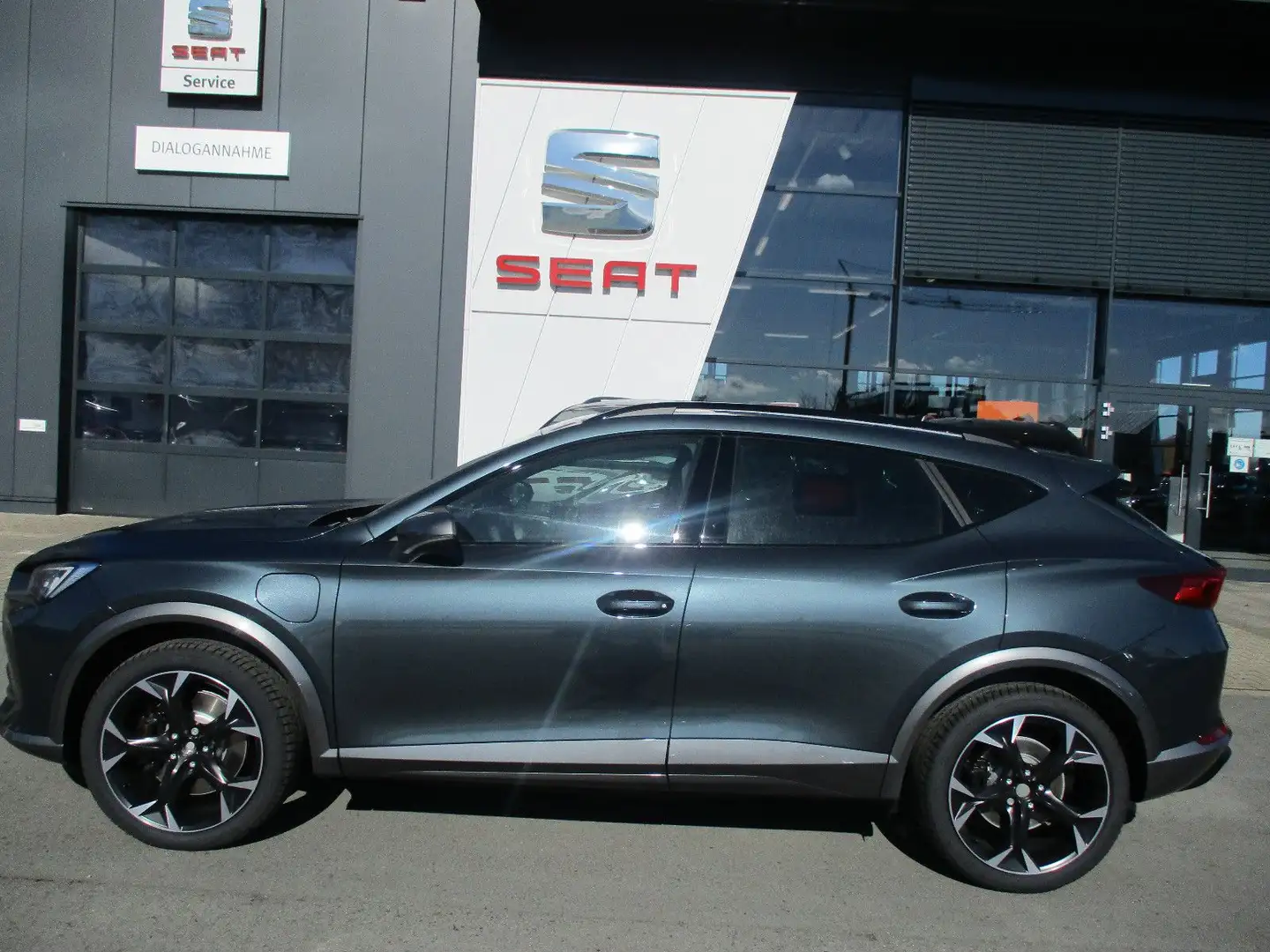 CUPRA Formentor VZ 1,4 DSG e-Hybrid *AHK*PanoDach* Grau - 1