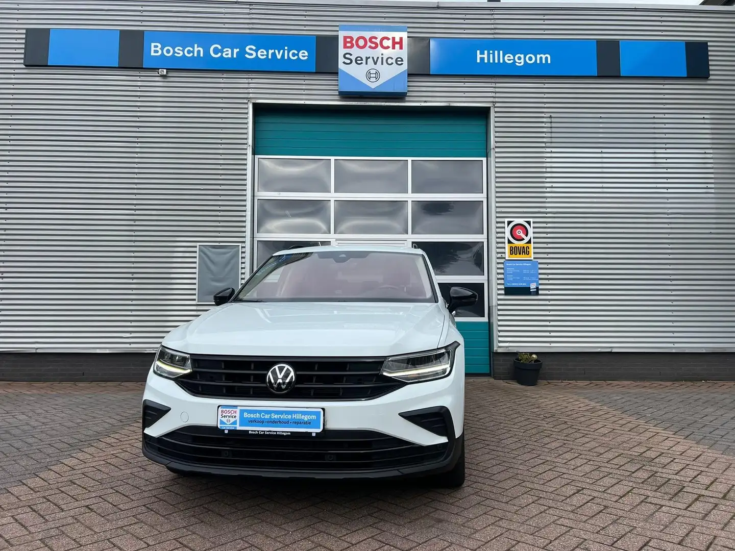 Volkswagen Tiguan 1.5 TSI ACT 150pk Move Business black Line Weiß - 2