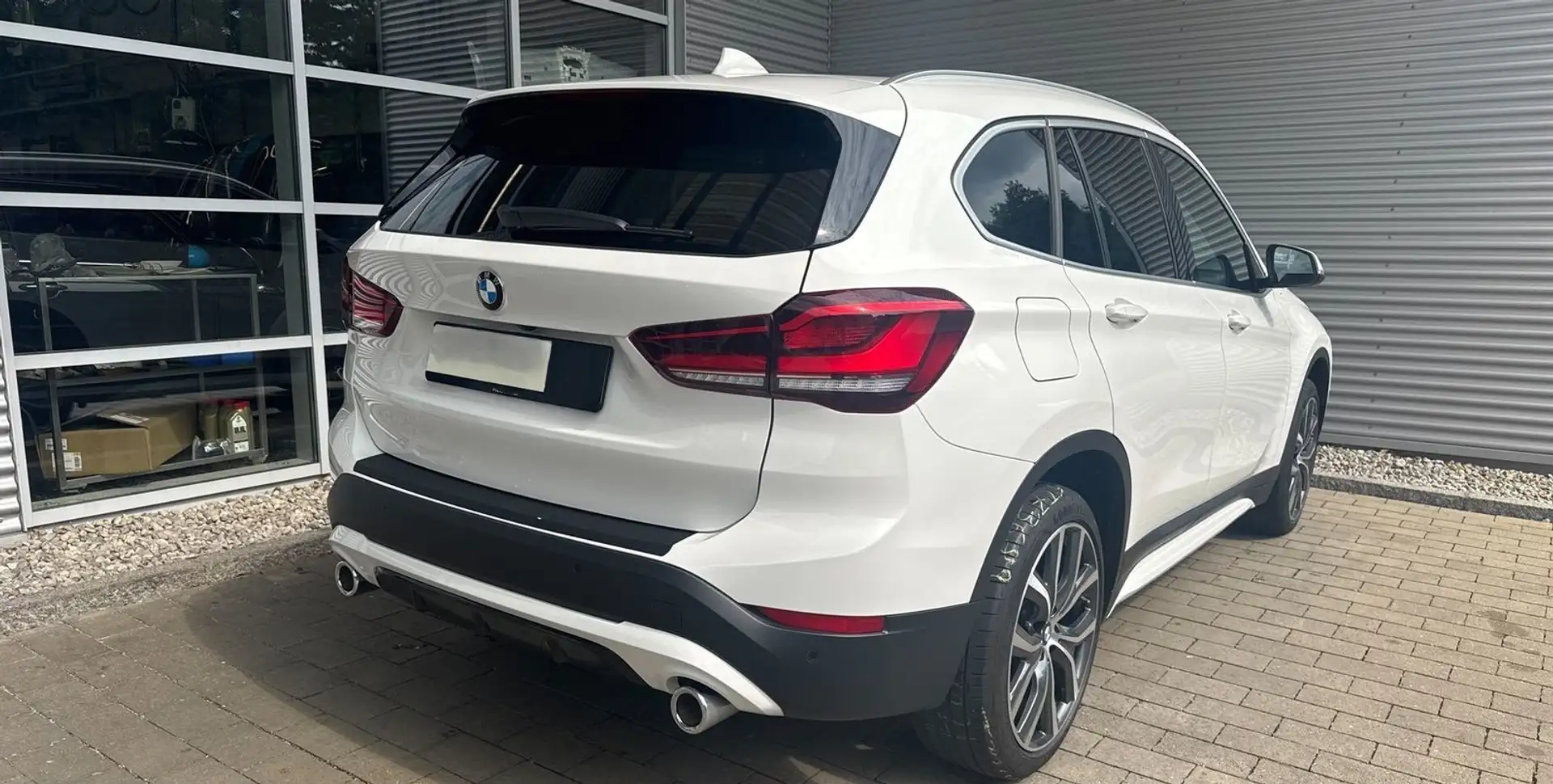 BMW X1 xDrive 20d 190 ch BVA8 Sport Line - 5P Blanc - 2
