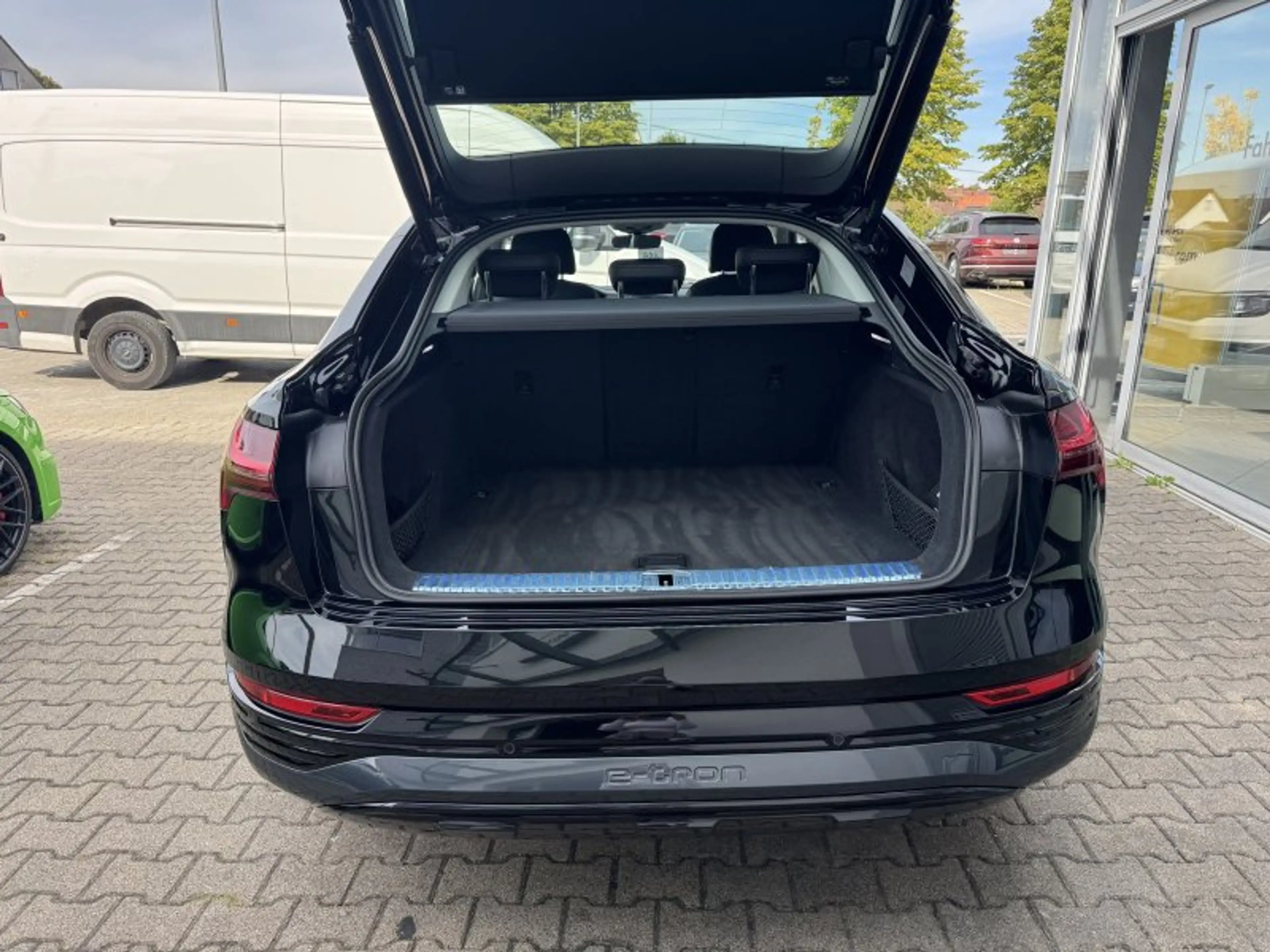 Audi Q8 e-tron Sportback 55 quattro advanced Navi Matrix Kamera A — photo 9