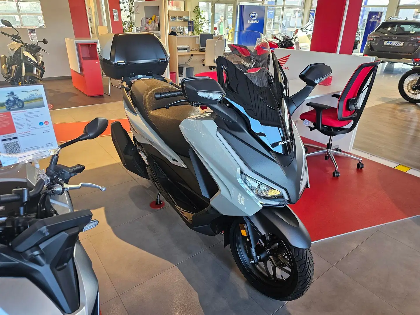 Honda Forza 125 inkl. Smart-Top-Case Gris - 2