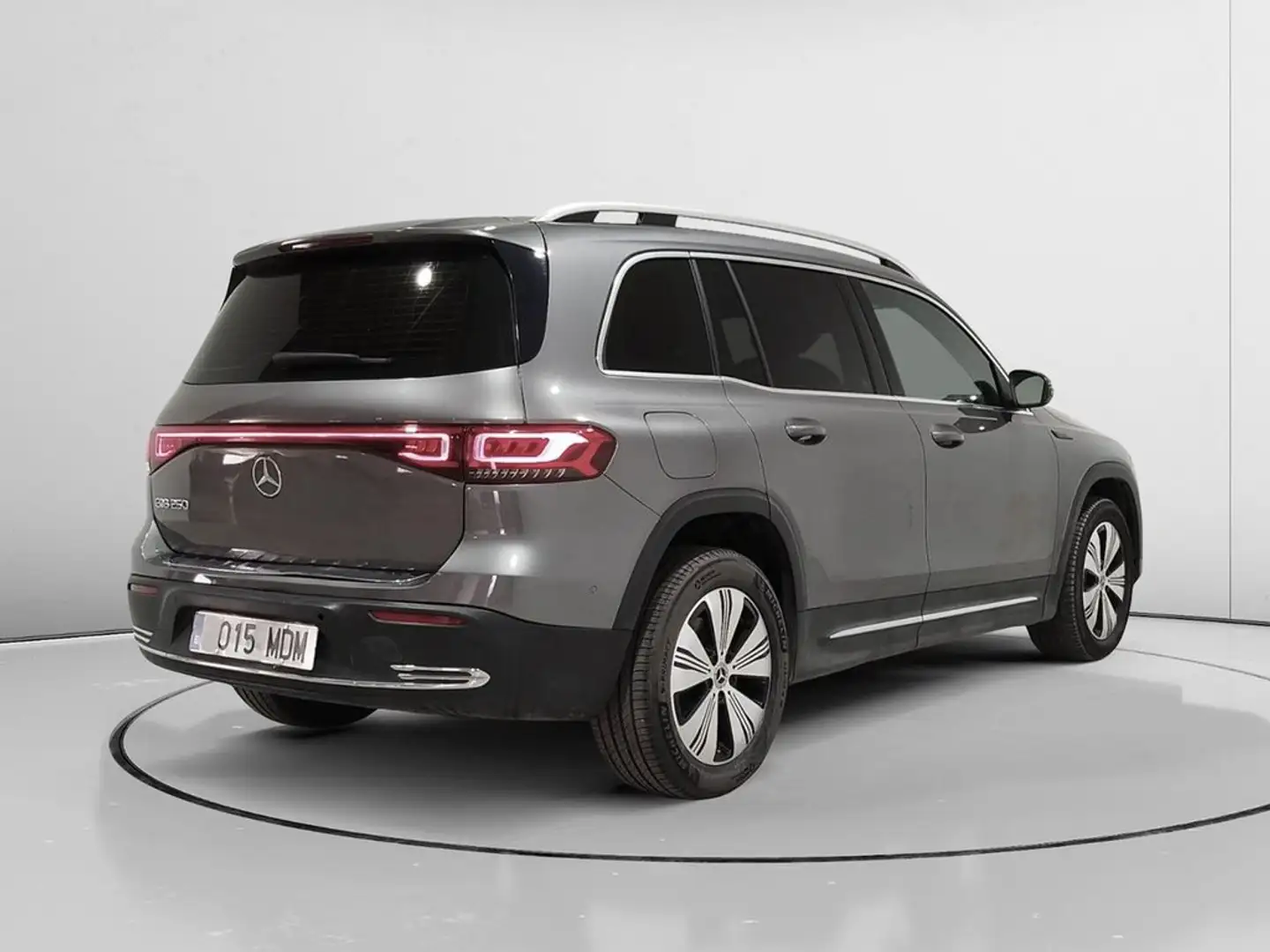 Mercedes-Benz EQB 250 Gris - 2