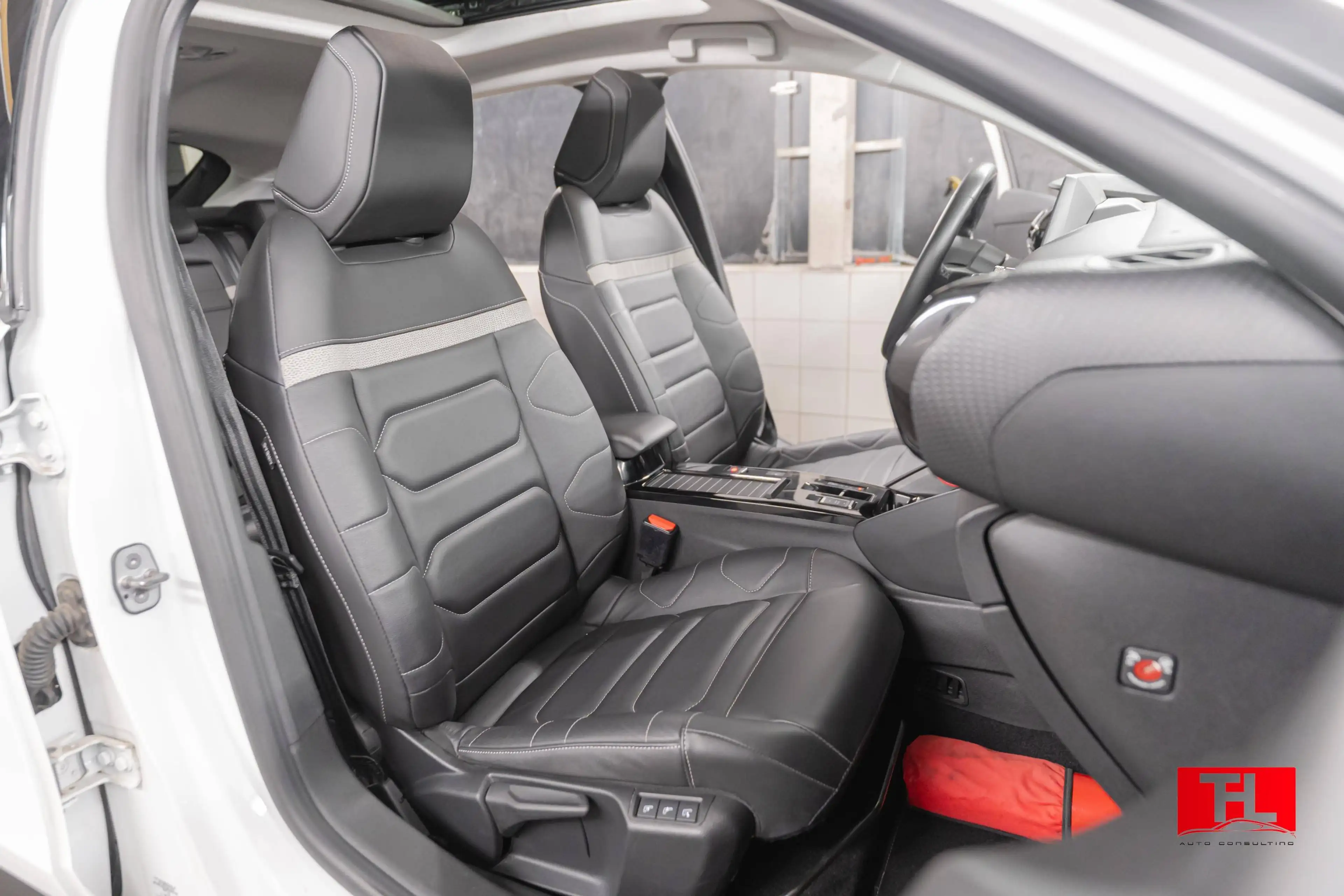 Citroen E-C4 Electric Cë-C4 Shine (Max) ACC/HUD/Pano/Le — photo 9