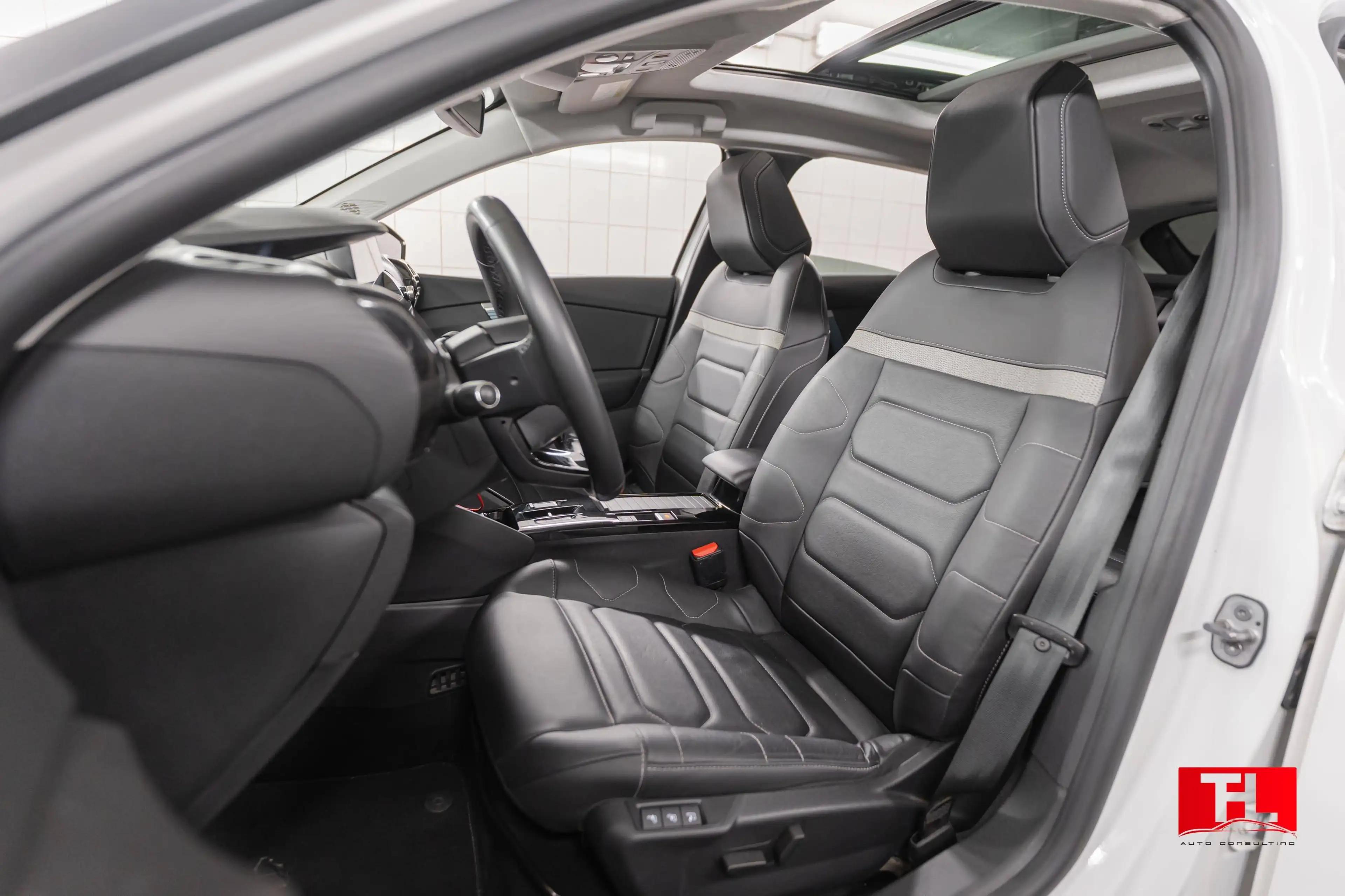 Citroen E-C4 Electric Cë-C4 Shine (Max) ACC/HUD/Pano/Le — photo 6
