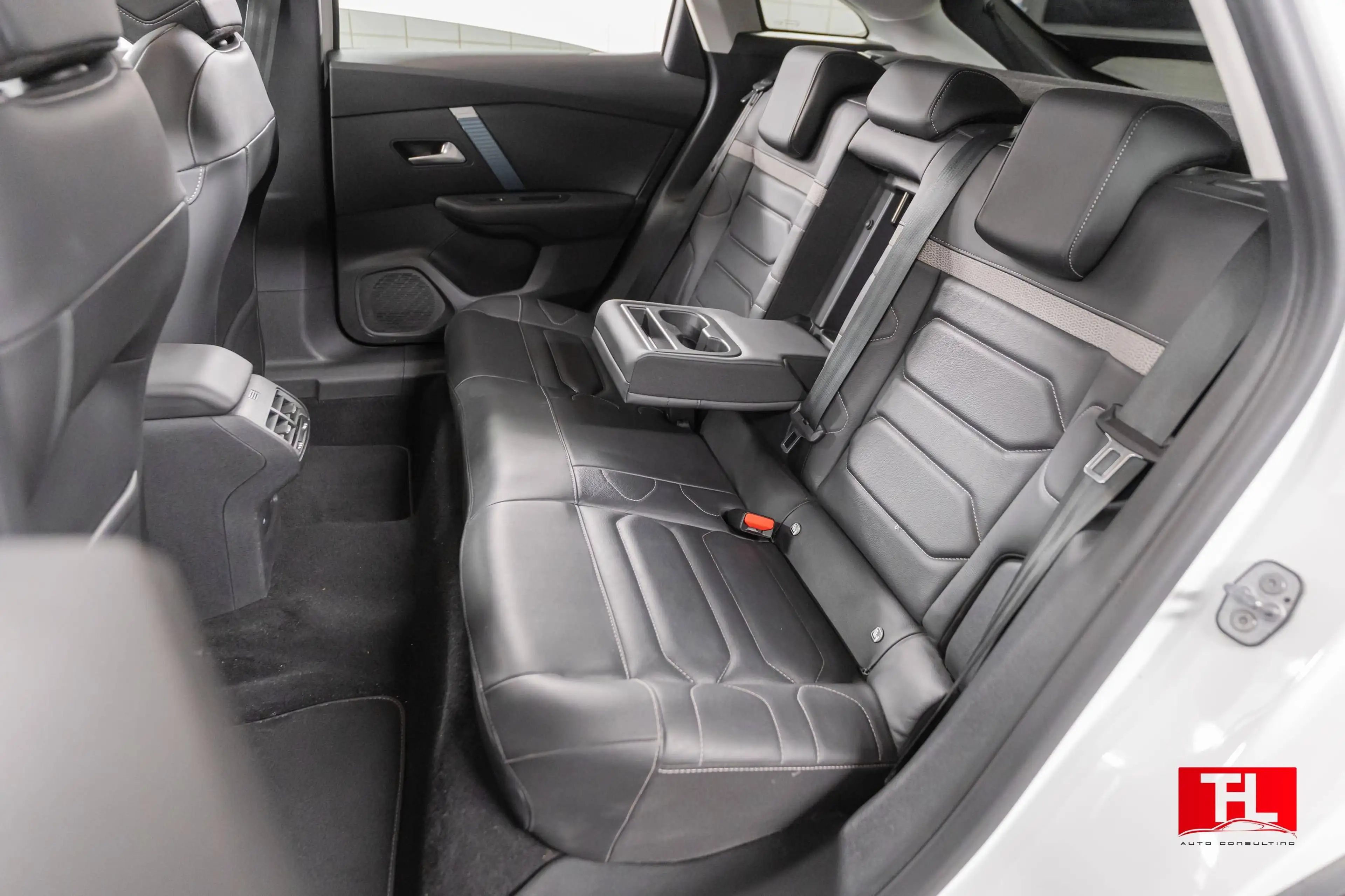 Citroen E-C4 Electric Cë-C4 Shine (Max) ACC/HUD/Pano/Le — photo 7